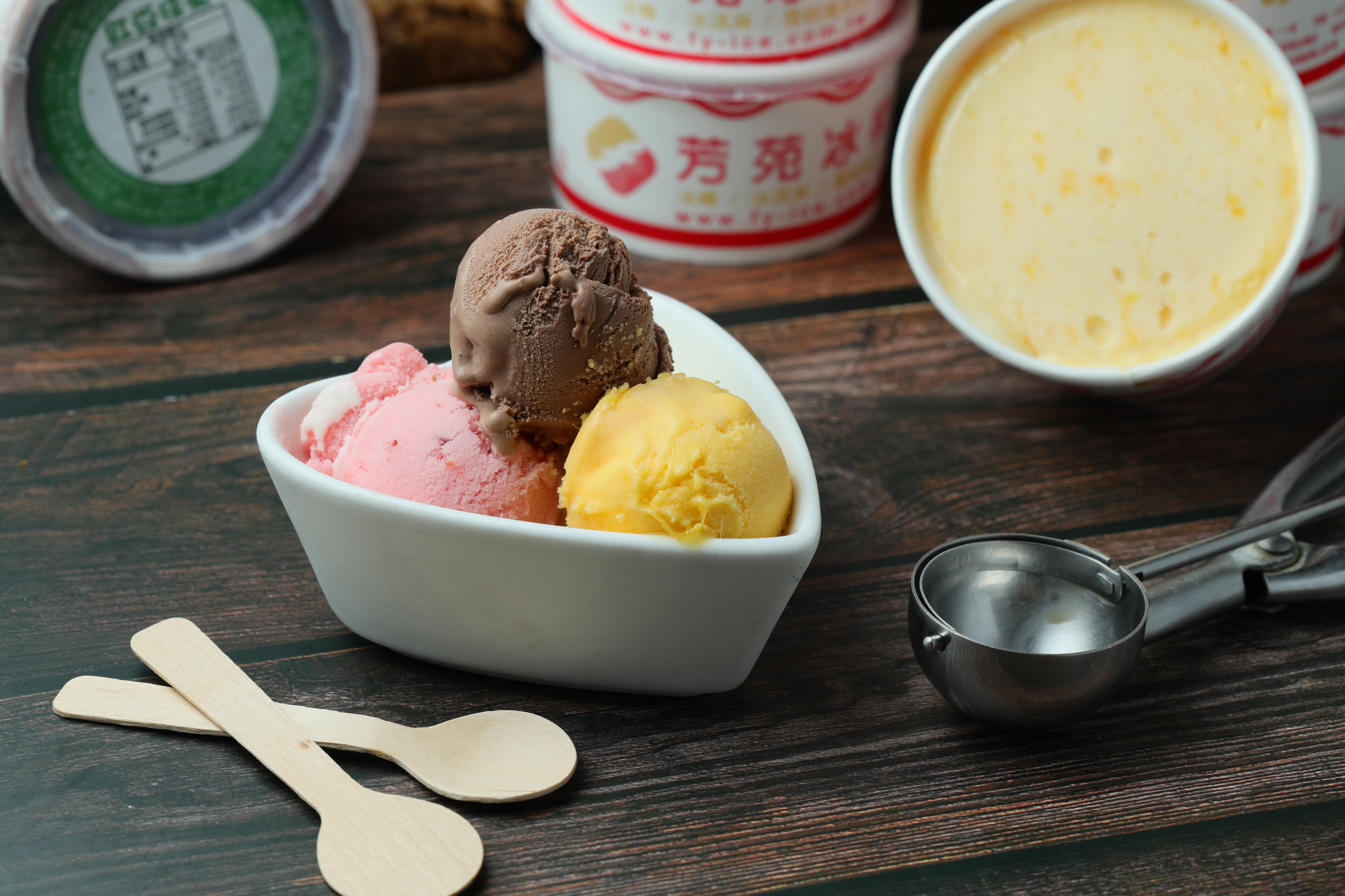 「冰淇淋」是古早味的清爽基底，一人一杯剛剛好，誰也不吵架。（皆28元／杯）