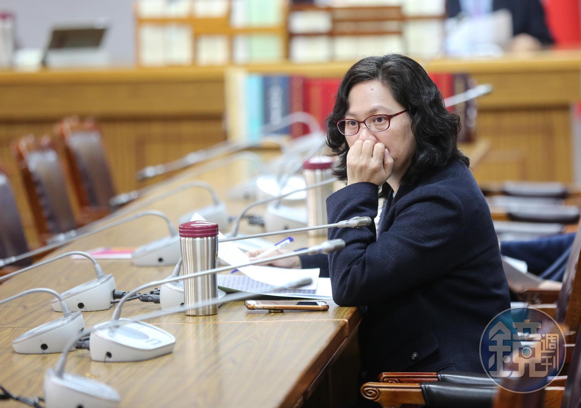 林智堅碩士學位遭台大撤銷,賴香伶(圖)今下午召開記者會,批評林已沒有資格服務桃園市民、擔任市長候選人。(本刊資料照)