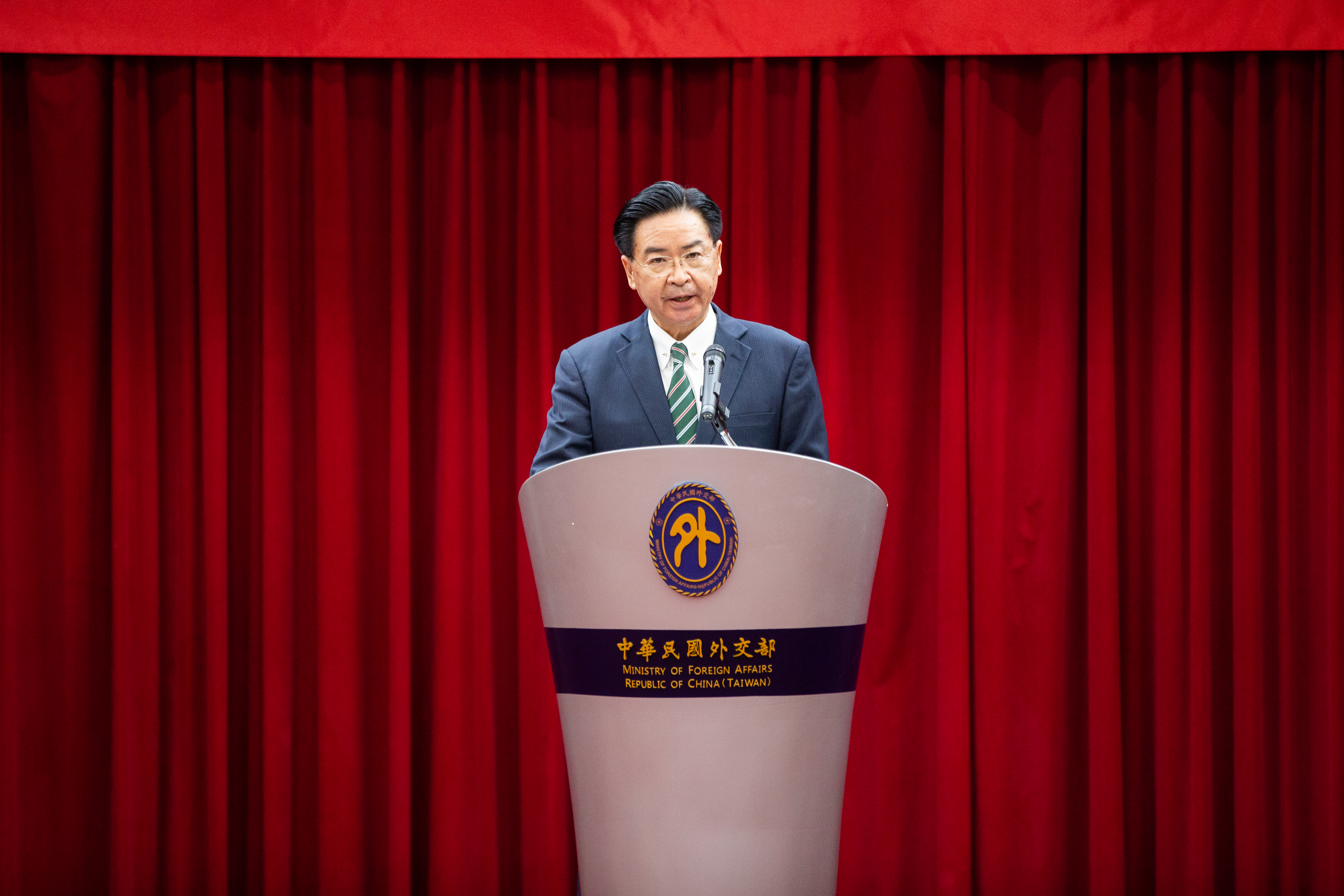 吳釗燮召開國際記者會，回應近日我國政府對中共軍演的明確立場。（本刊資料照）