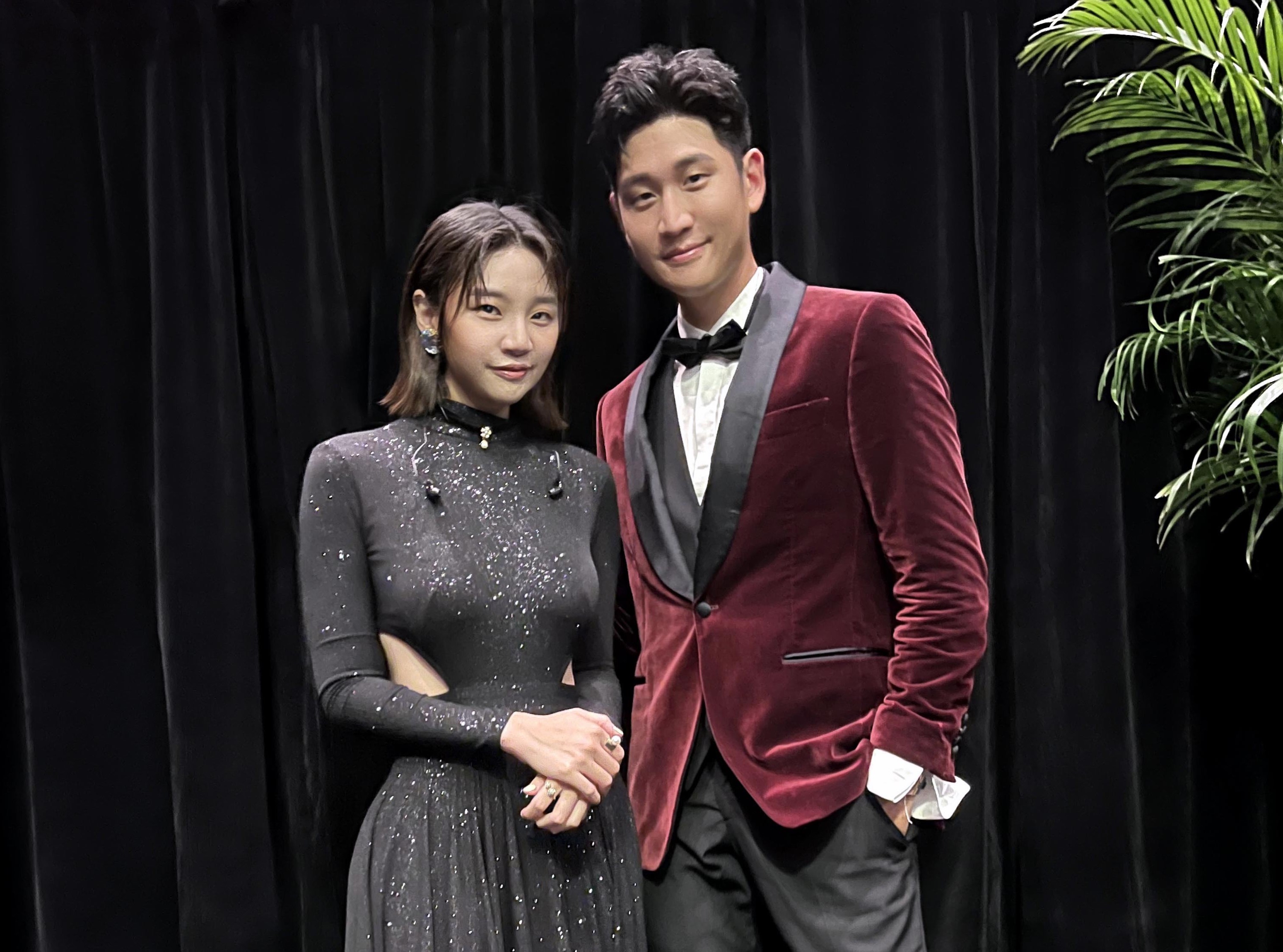 周興哲除了特別赴新加坡謝票,也和鄭心慈連袂唱商演。(星空飛騰提供)