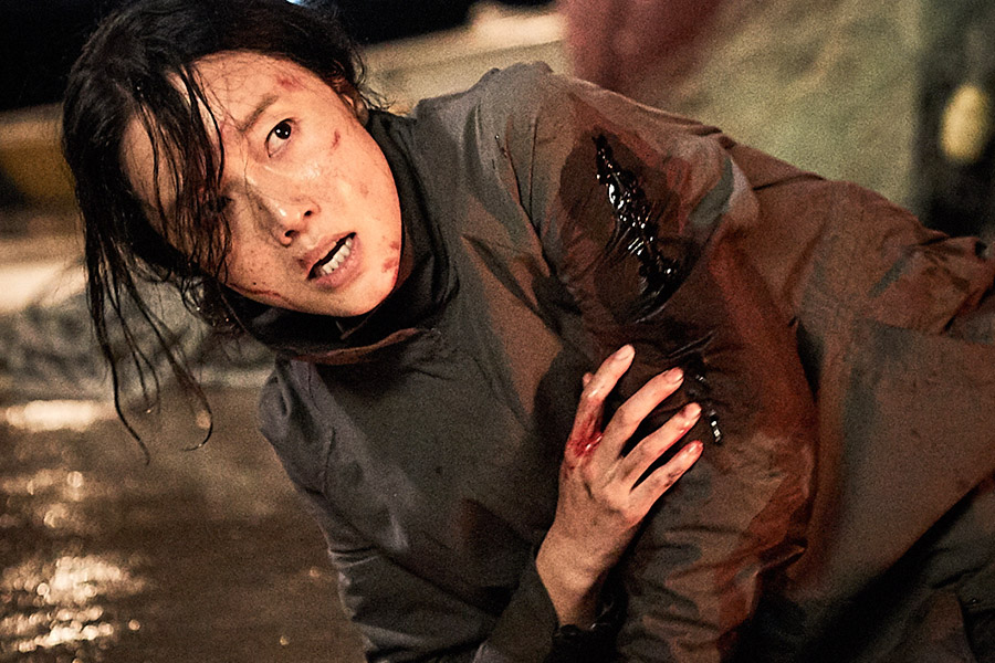 李貞賢在《界限》不用替身，親自挑戰高難度動作戲。（車庫娛樂提供）