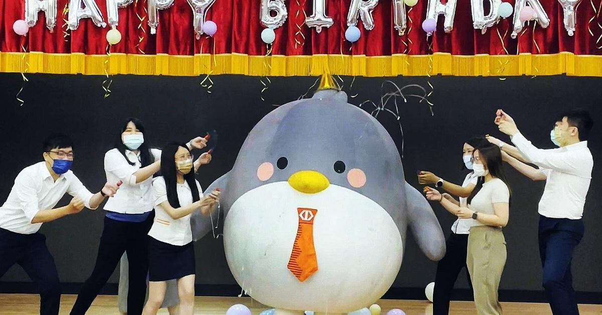 臺灣企銀數位金融吉祥物Hokii滿周歲！為了回饋粉絲熱情支持，臺灣企銀舉辦「Hokii生日大劇場」，與粉絲歡慶整個暑假！