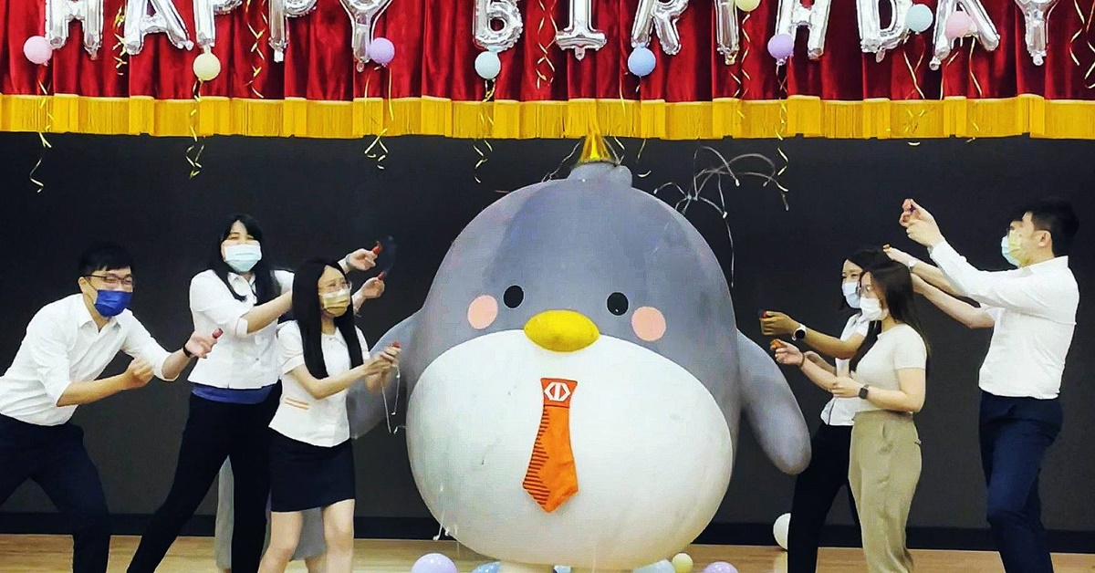 臺灣企銀數位金融吉祥物Hokii滿周歲！為了回饋粉絲熱情支持，臺灣企銀舉辦「Hokii生日大劇場」，與粉絲歡慶整個暑假！