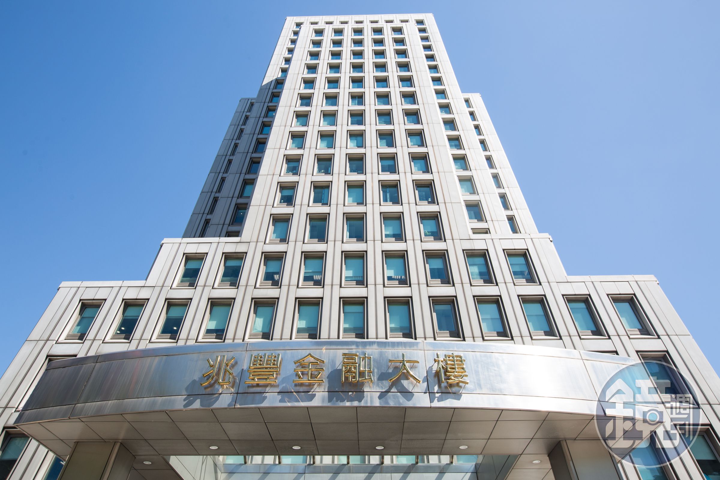 小車不藏私分享，自己最偏愛的存股標的就是華南金、合庫金及兆豐金。