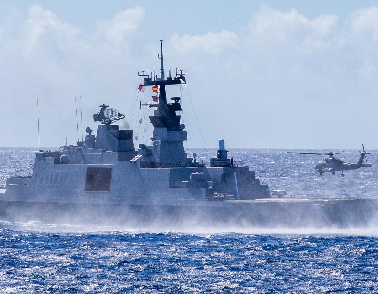 近期台海軍演與緊張情勢全球矚目，軍火等國防產業受重視。（翻攝國防部發言人臉書）