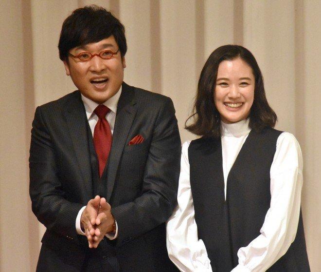 山里亮太與蒼井優在2019年宣布結婚。(網路圖片)