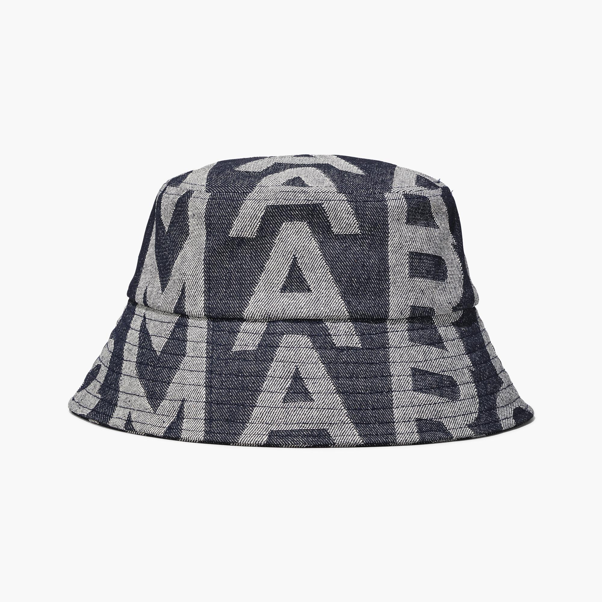 Marc Jacobs Monogram丹寧系列漁夫帽。NT$8,290。（俊思提供）