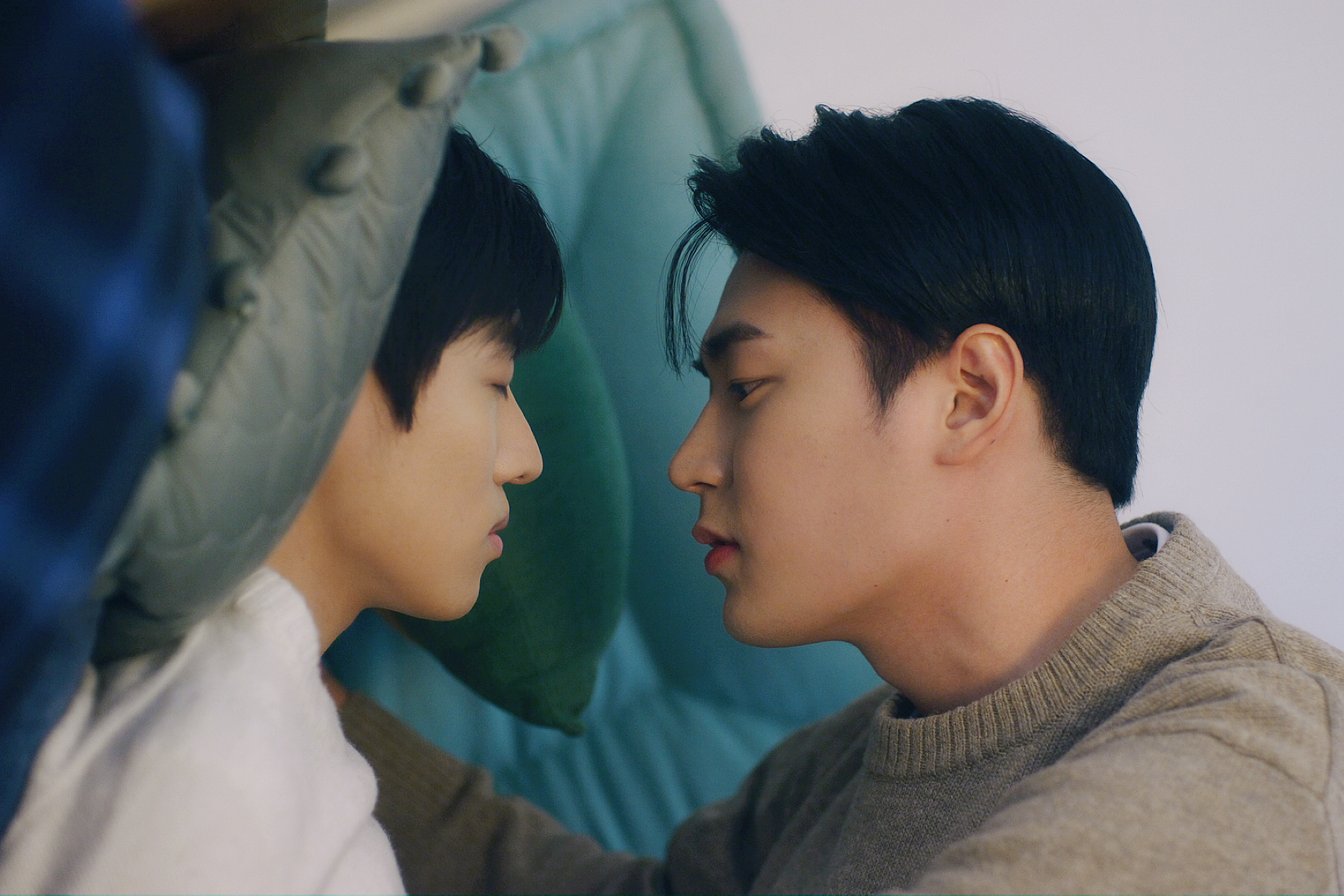 朴栖含（右）與朴宰燦主演BL劇《語意錯誤》播出後深獲觀眾喜愛，近期將推出電影版。（采昌國際多媒體提供）