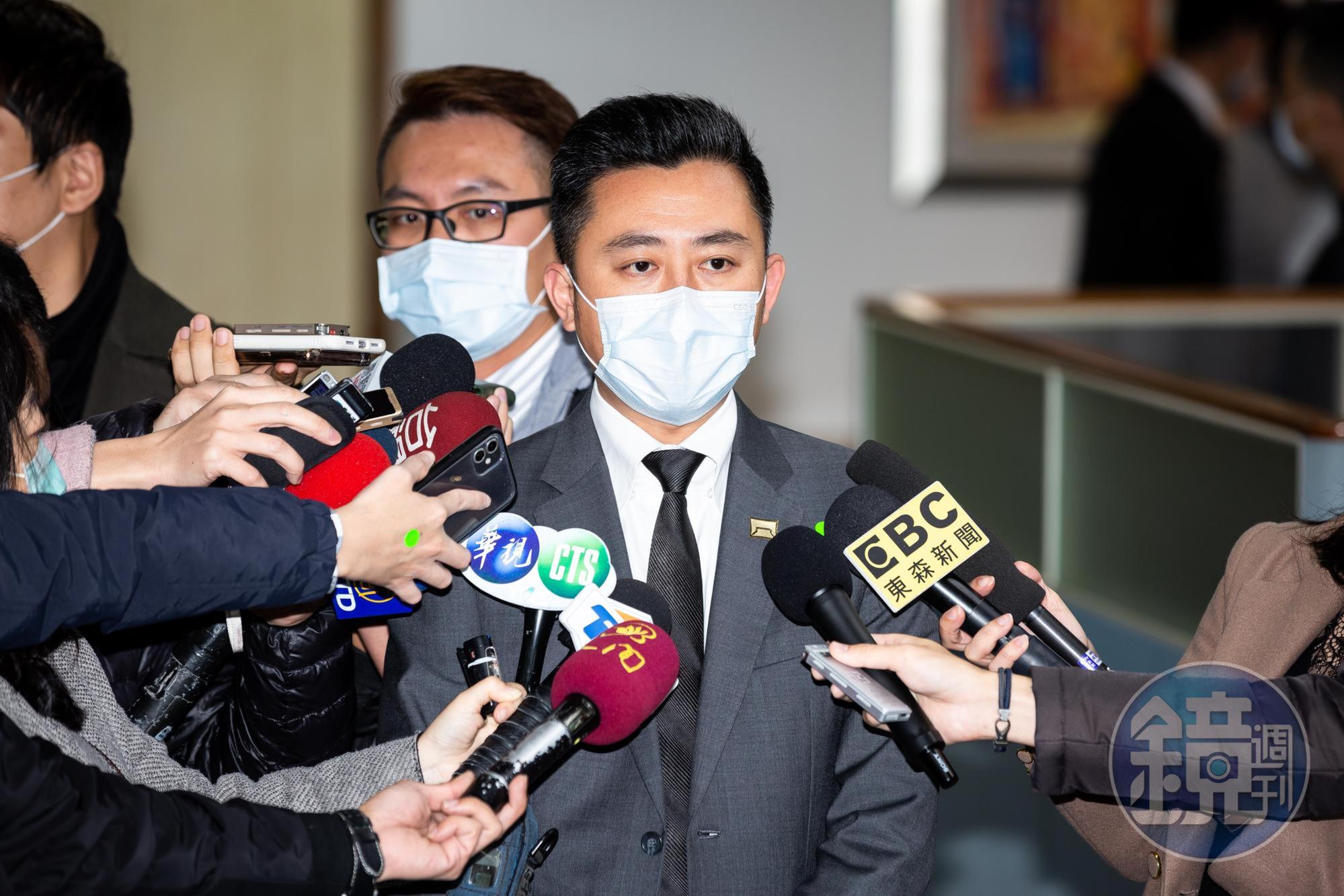 民進黨決定換將,改提鄭運鵬參選,讓林智堅專心好好捍衛自己的論文清白。(本刊資料照)