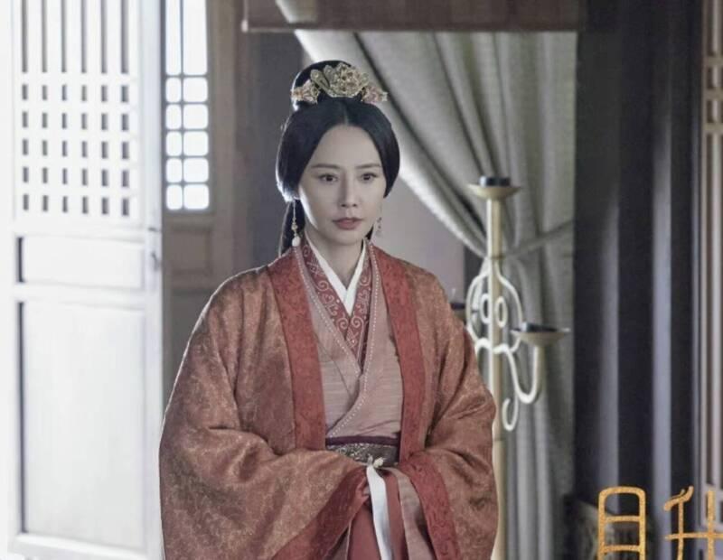 今年45歲的馬雅舒,在古裝劇《星漢燦爛·月升滄海》飾演反派。(翻攝自微博)