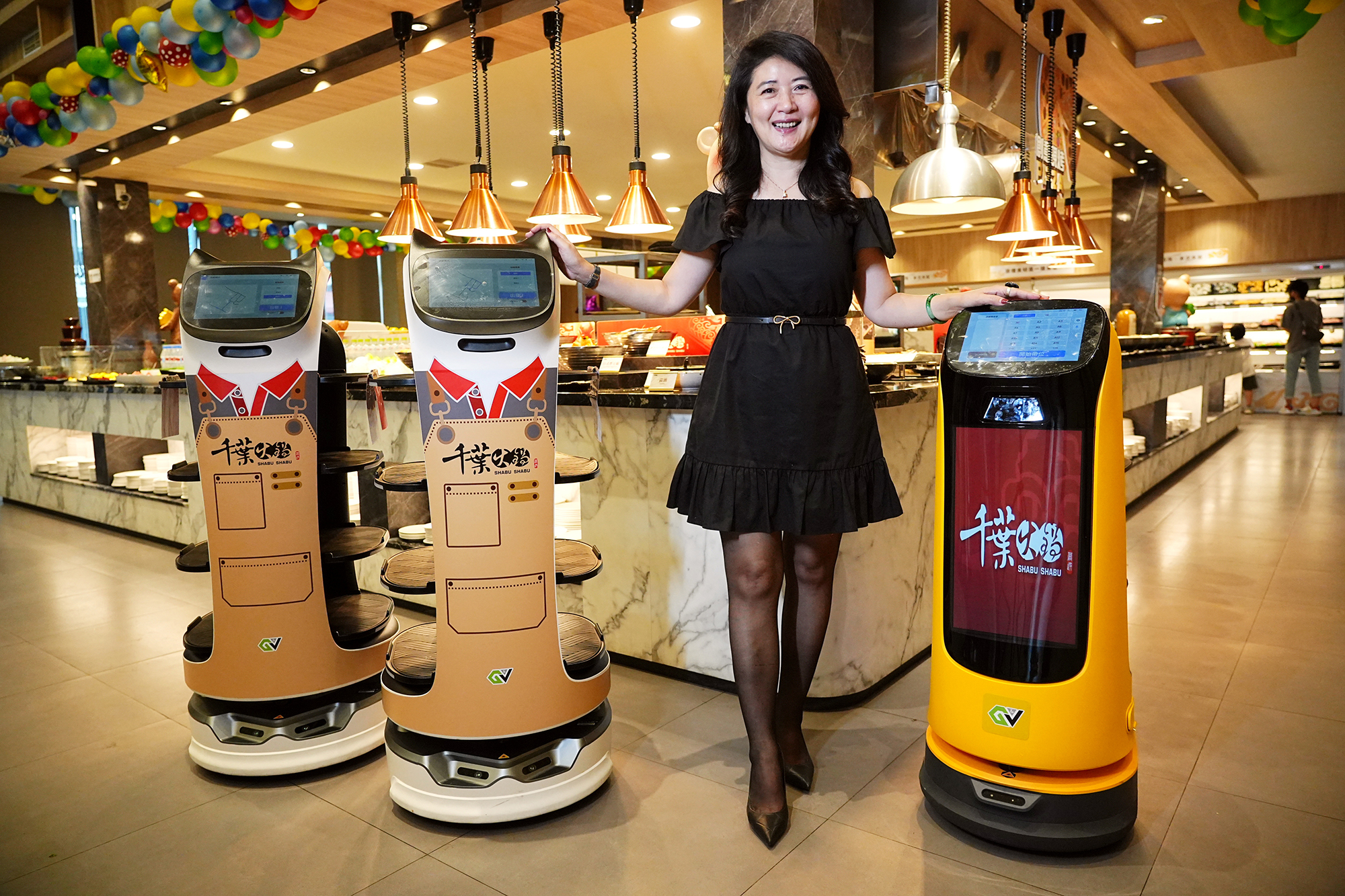 千葉餐飲集團副總經理呂秀春長相溫婉秀麗，不管何時看見她都是美美登場。