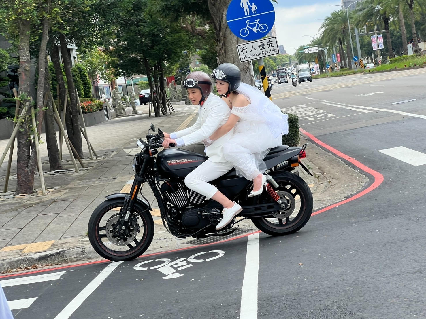 蔡佳麟、苗真《黃金歲月》上演追夢人，浪漫十足。（民視提供）