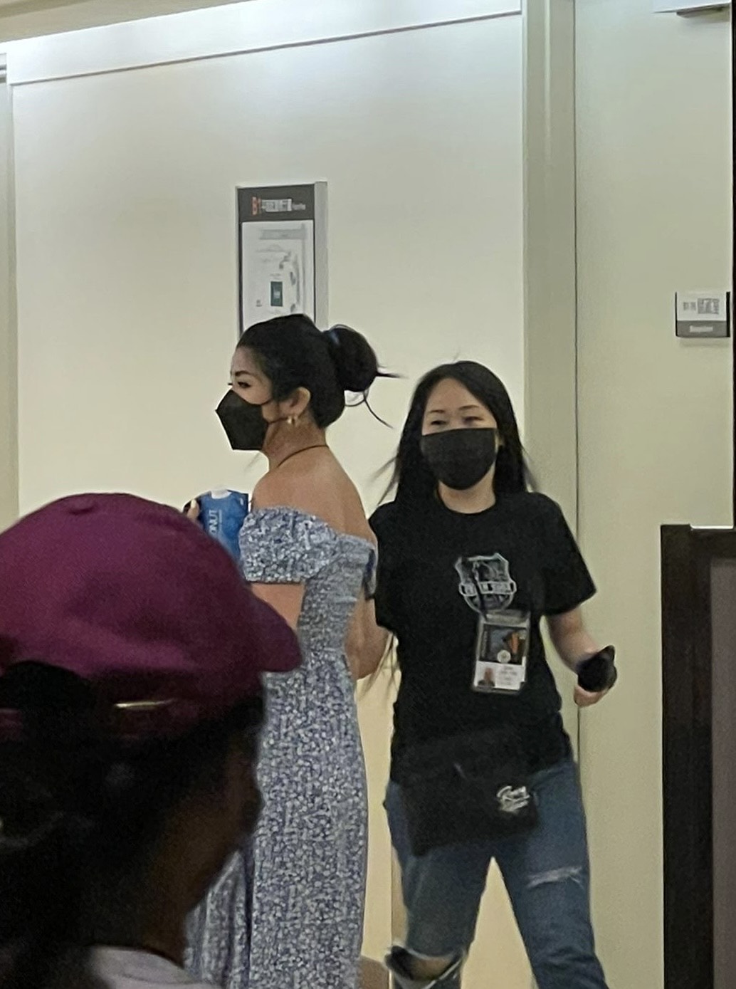 Jennifer現身後台為瘦子加油。（讀者提供）
