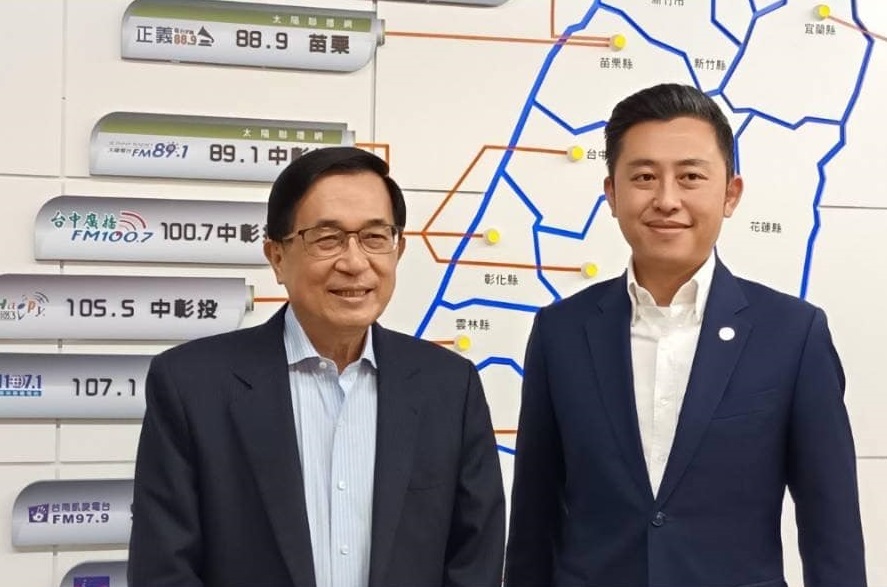 陳水扁建議林智堅「從哪裡跌倒哪裡爬起來」，可以再考台大國發所，完成沒有瑕疵的原創碩論。（翻攝臉書陳水扁新勇哥物語）