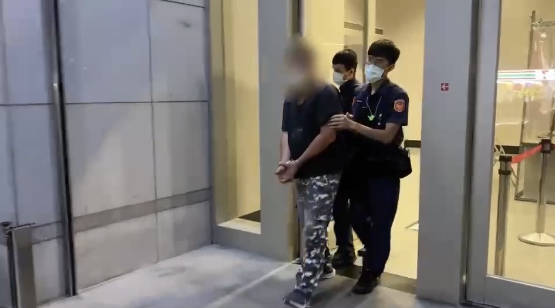 移送陳男。(翻攝畫面)