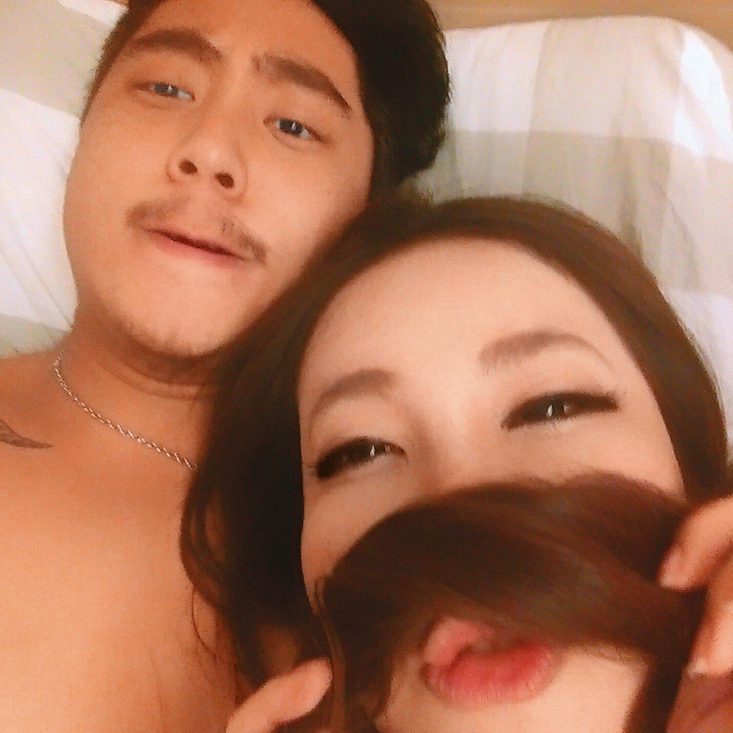 娃娃(右)和前男友曲明曜(左)交往近7年,一度論及婚嫁。(翻攝曲明曜臉書)