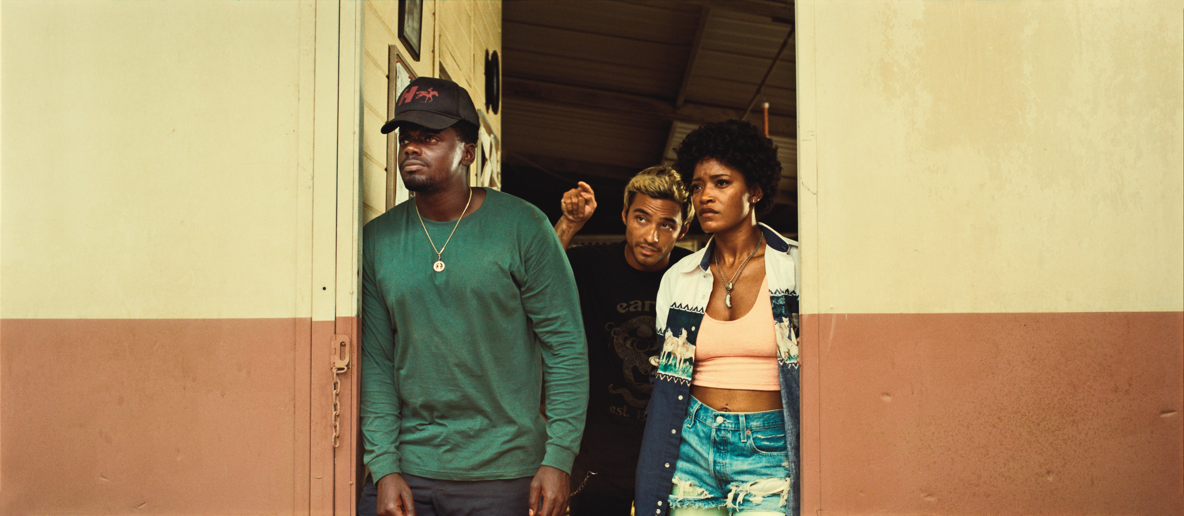 加州內陸一座荒涼小鎮的居民目擊了一場令人不安及不寒而慄的詭異怪事，外星人題材玩出新創意。（UIP提供）