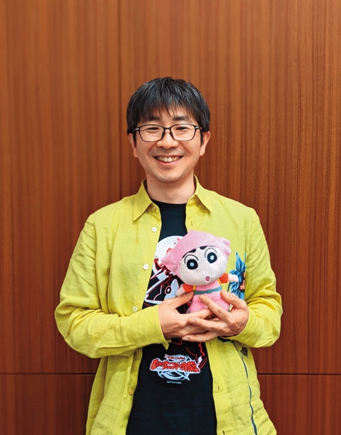 橋本昌和長期參與《蠟筆小新》劇場版製作，除導演外也曾擔任分鏡、編劇。（木棉花提供）