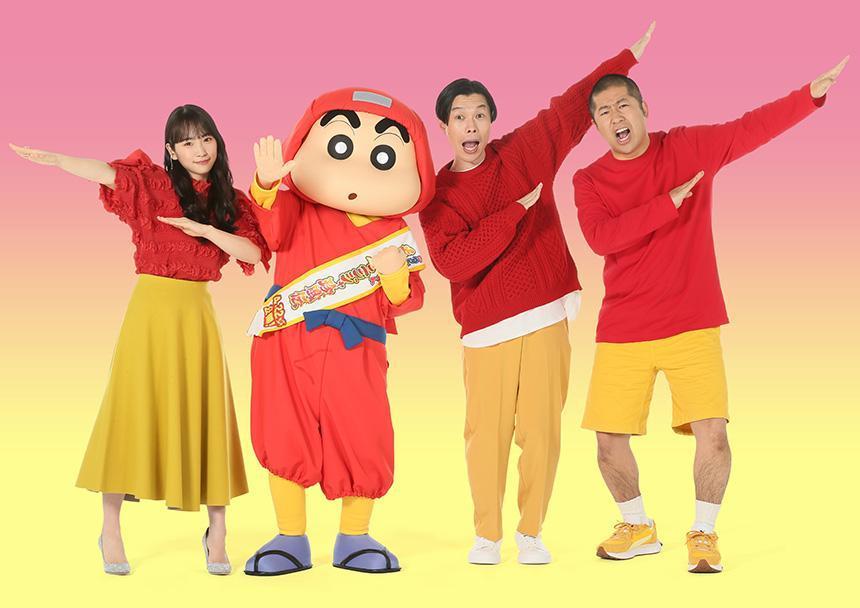 前AKB48成員川榮李奈（左起）替日語版「千代女」配音，搞笑藝人原市二人組在劇中扮演自己。（翻攝自《蠟筆小新》劇場版官網）