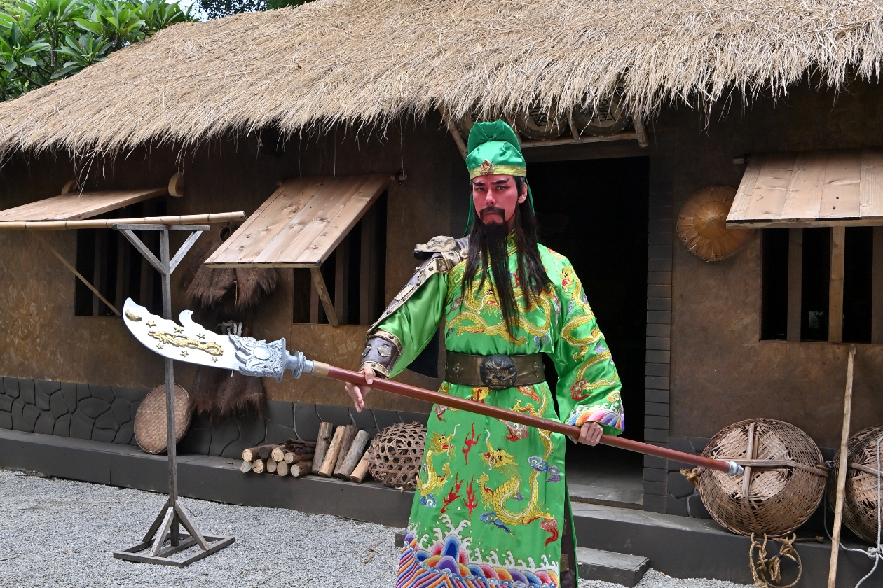 「少年關公！降肉！」由男星丁力騏挑大樑飾演少年關公－關羽的角色。（三立提供）