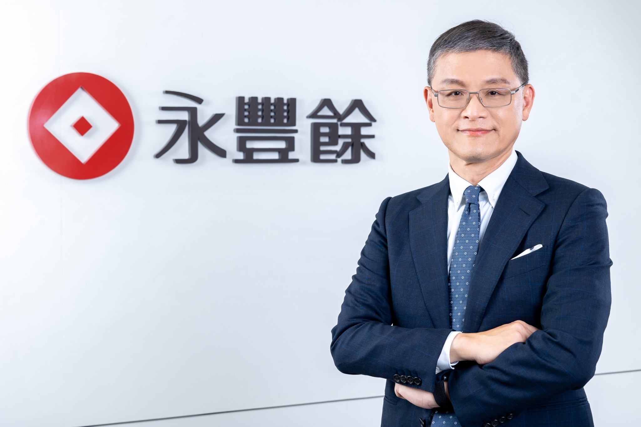 永豐餘投控總經理駱秉正表示,永豐餘將審慎觀察市場變化趨勢,朝向低碳、低耗能、去石化的三大目標,追求更永續穩健的成長。(永豐餘提供)