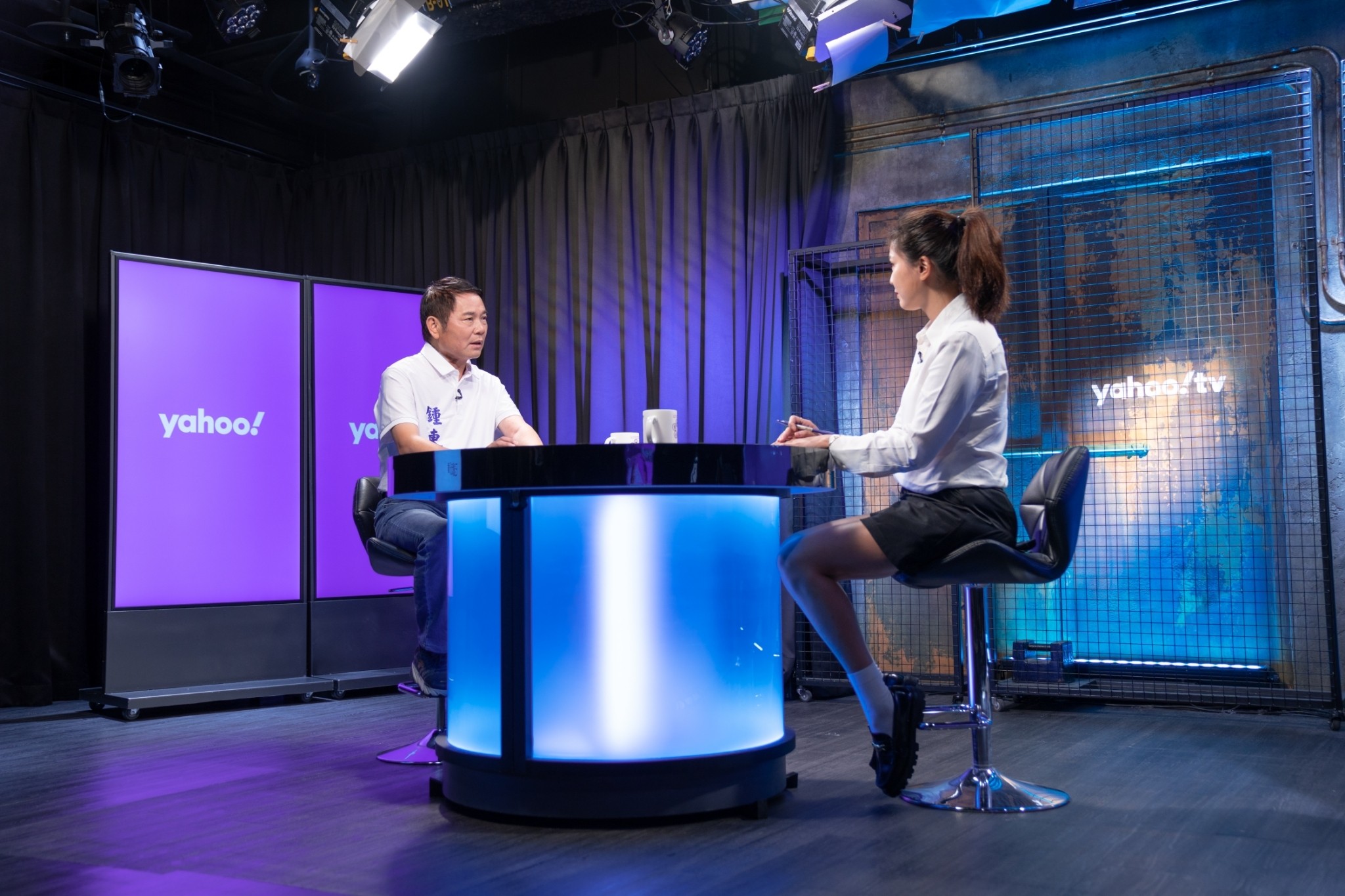 苗栗議長鍾東錦昨（15日）接受YAHOO節目《今天誰來沛》專訪，與主持人鍾沛君大揭露「1藍拚3綠」內幕。（鍾東錦服務處提供）