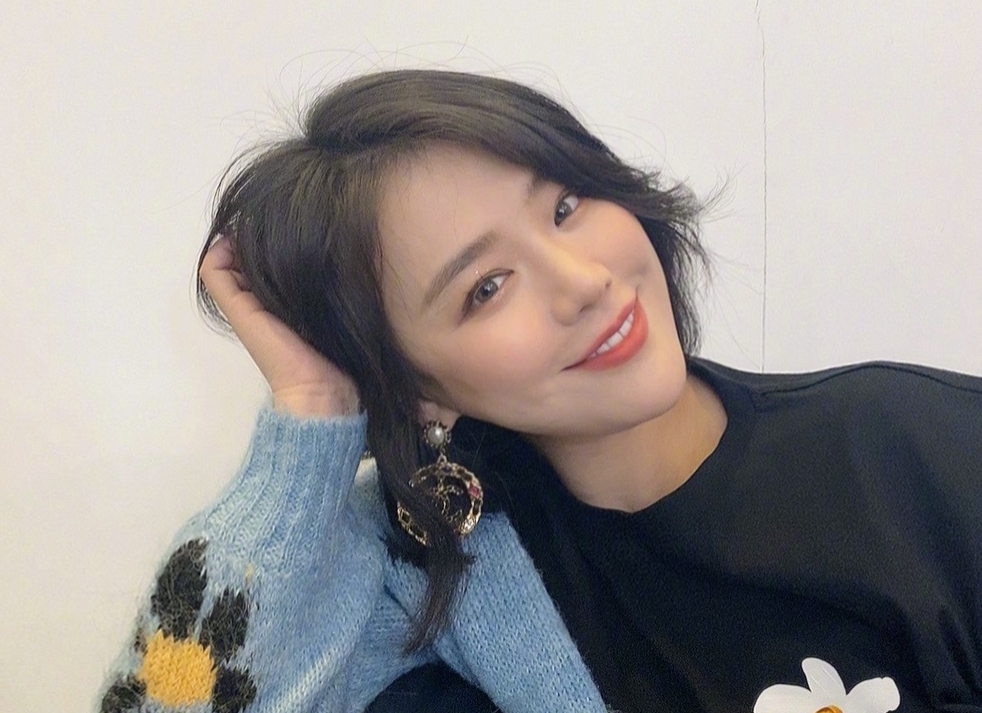 馬思純難得努力宣傳新片,沒想到被抓包亂丟垃圾且引起熱議,票房勢必受影響。(翻攝自馬思純微博)