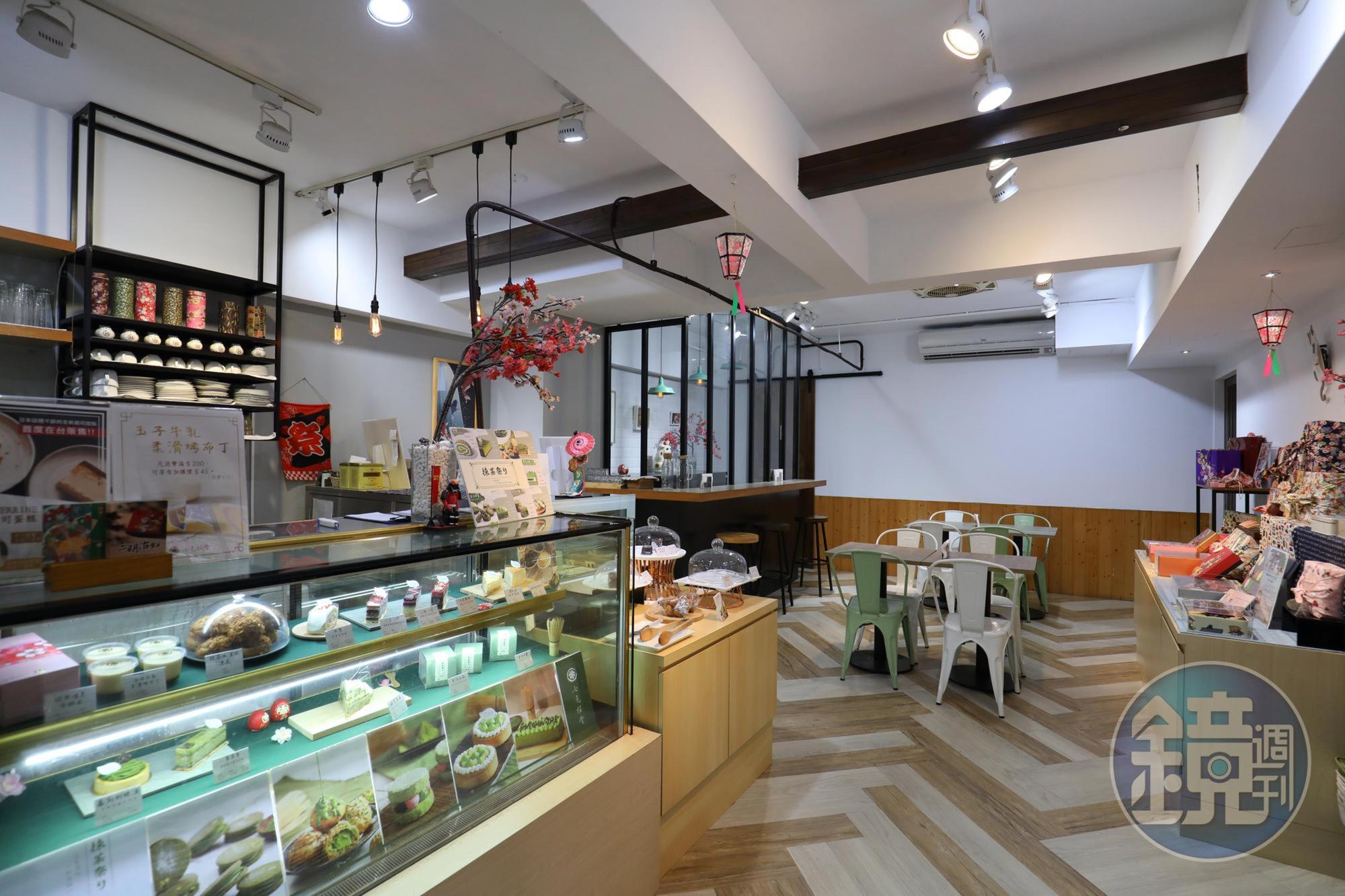 店內展示手工喜餅之外,也提供日式甜點內用。