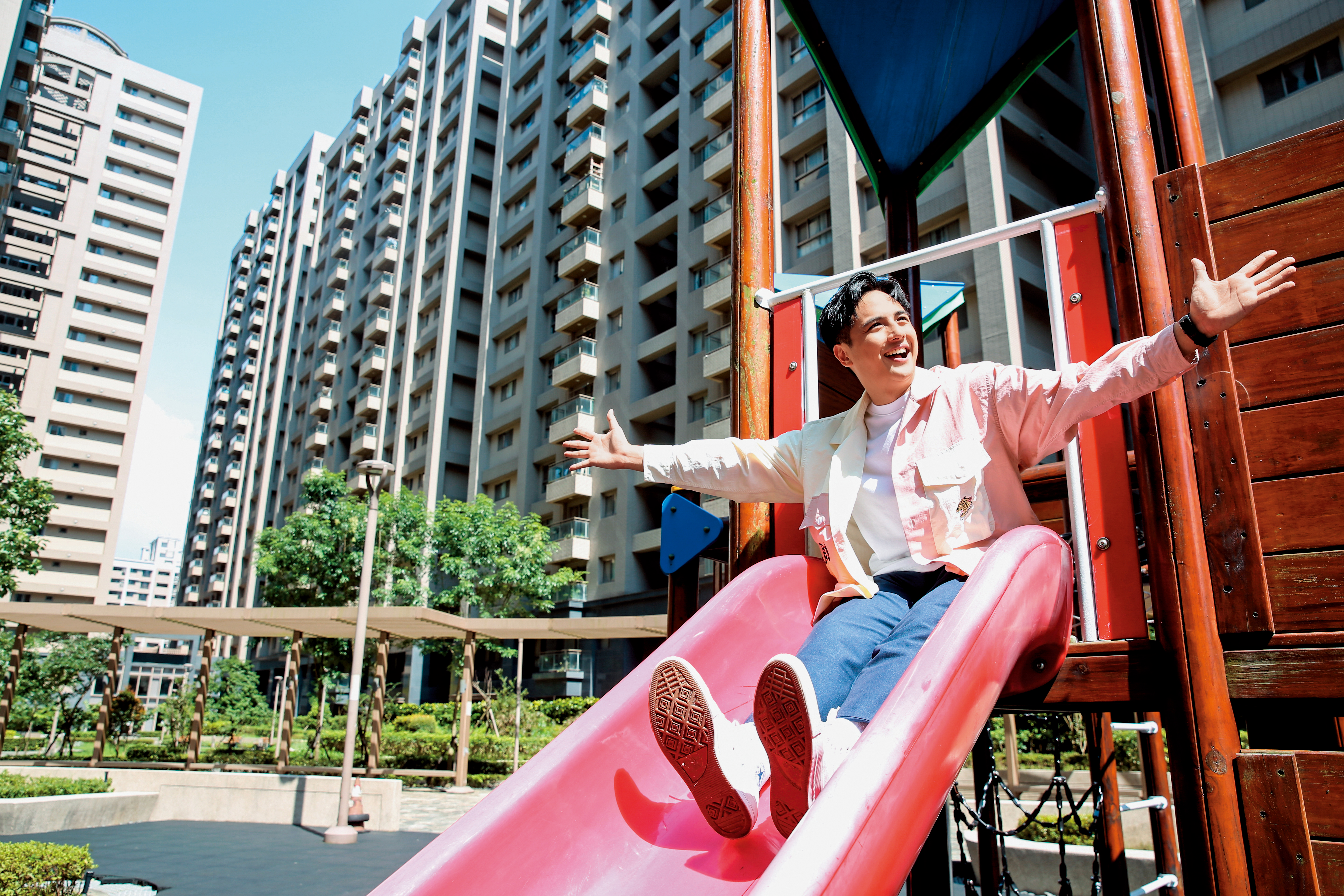 2013年抽到林口A7合宜住宅後，曾子余更省吃儉用拚百萬工程款。