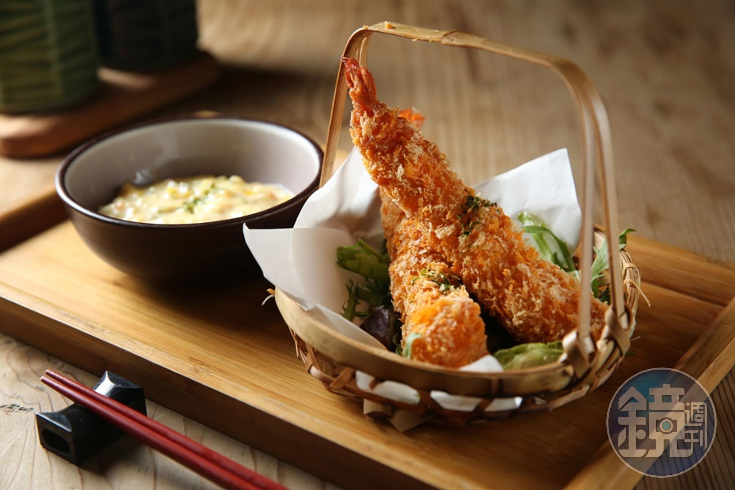 「鮮蝦天婦羅佐塔塔醬」能與百搭日式料理的「寫樂純愛仕込純米吟釀」一同享用。
