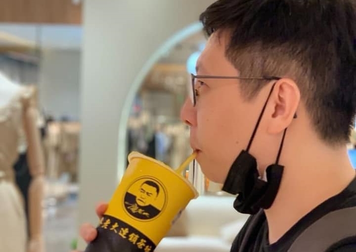 王浩宇先前曾公開批評，廖老大飲料店飲料不好喝，品質有待加強。（翻攝自王浩宇臉書）