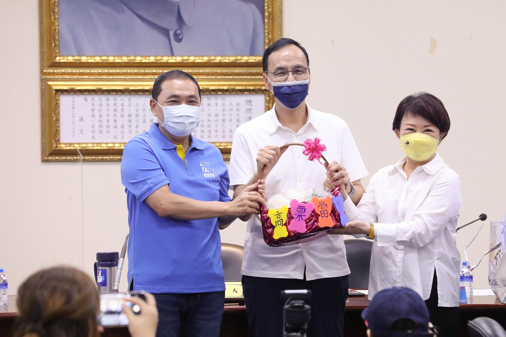 國民黨主席朱立倫今宣布提名侯友宜、盧秀燕競選新北市長連任。（本刊資料照）