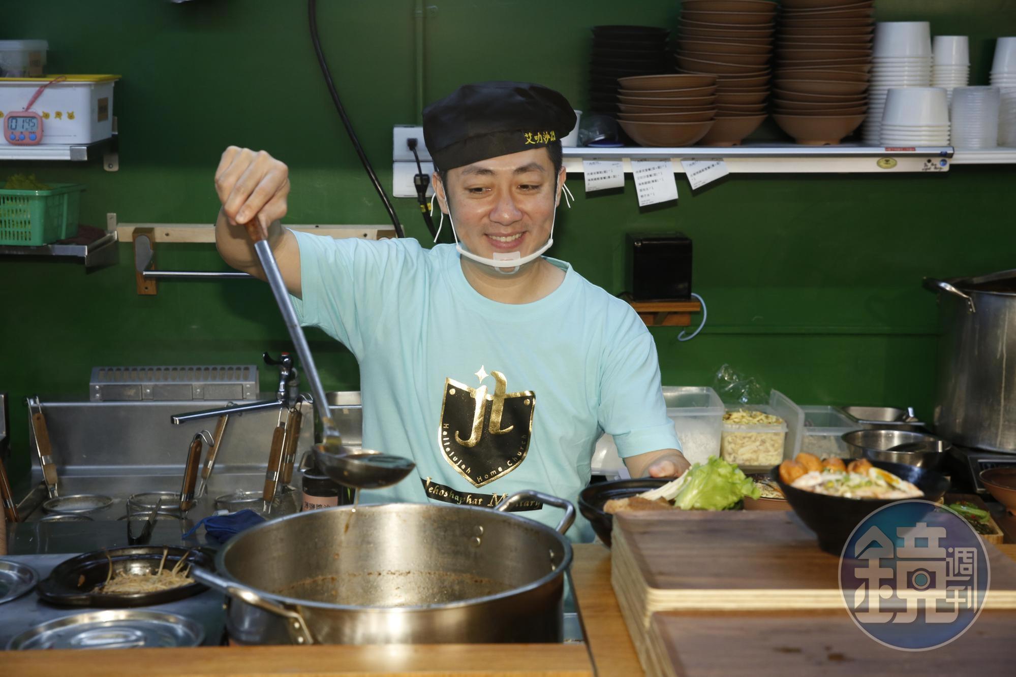 艾成跨足餐飲業，在台北開「艾叻沙」分享馬來西亞家鄉味。