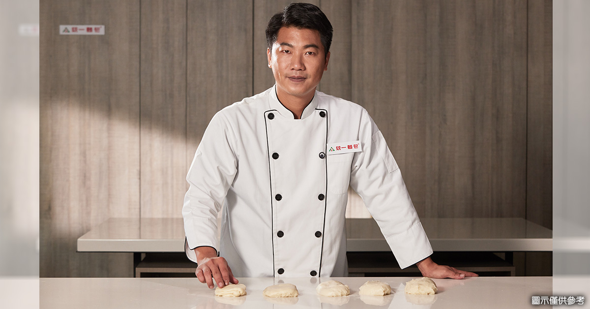 身為統一麵包創新產品推手的游東運師傅，平日的工作就是不斷試吃，不放過任何一個優化產品的可能。