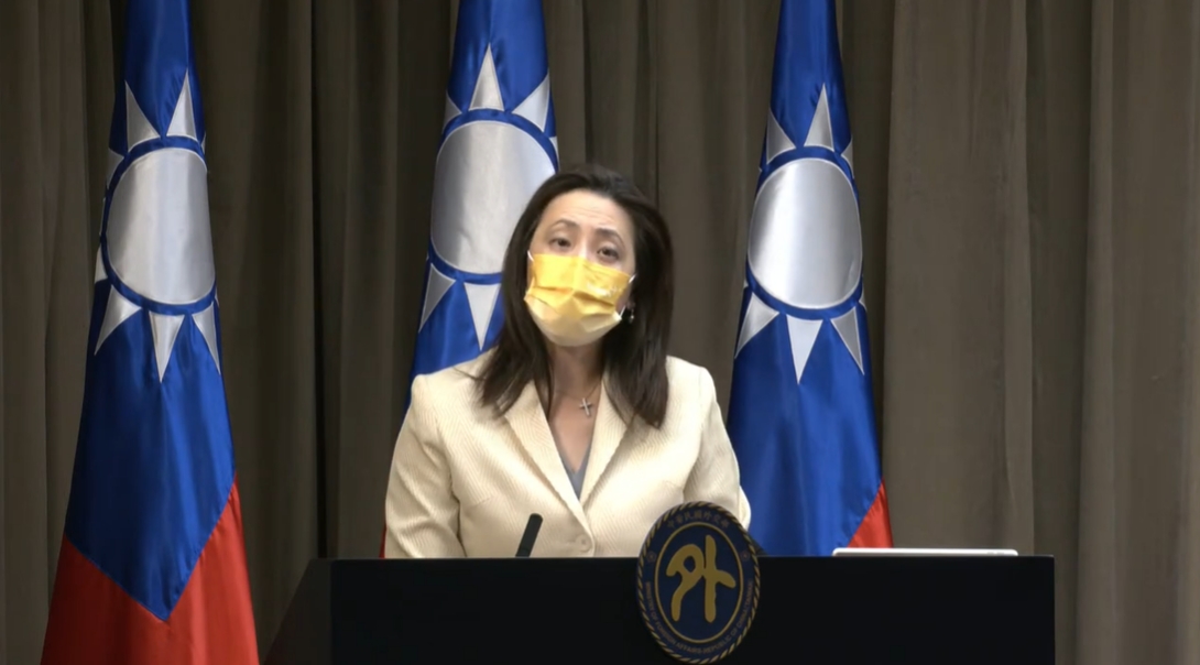 外交部發言人歐江安18日在例會中感謝「好棒bump」先生協助救援。（翻攝自外交部YouTube）