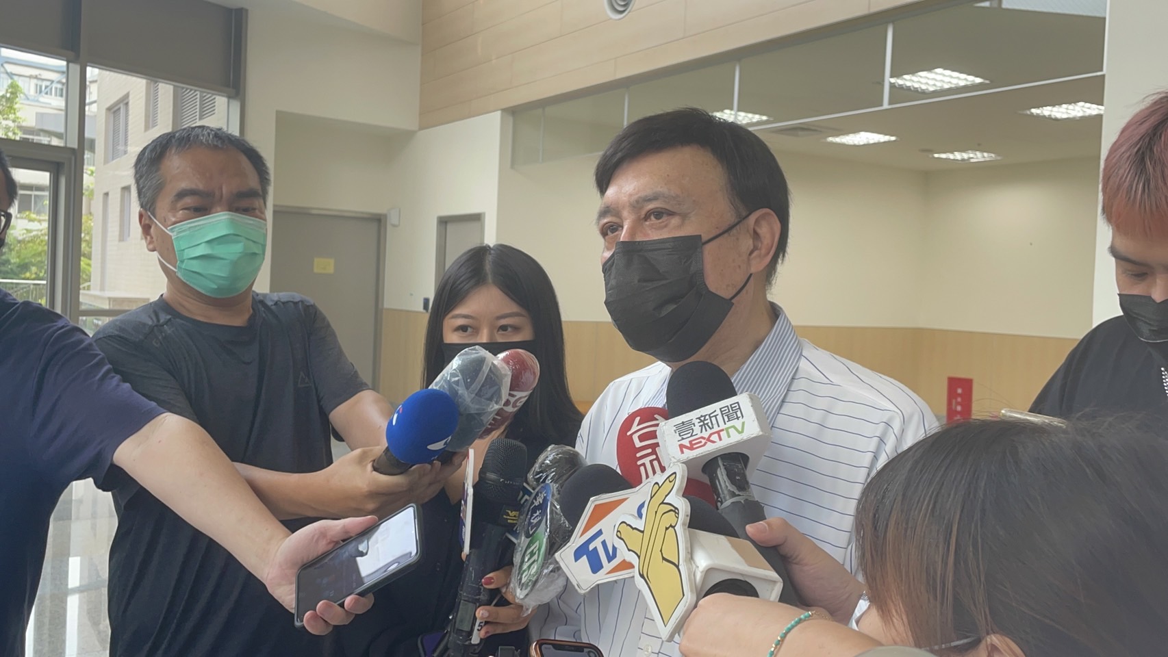 余天哽咽談余苑綺病況。（讀者提供）