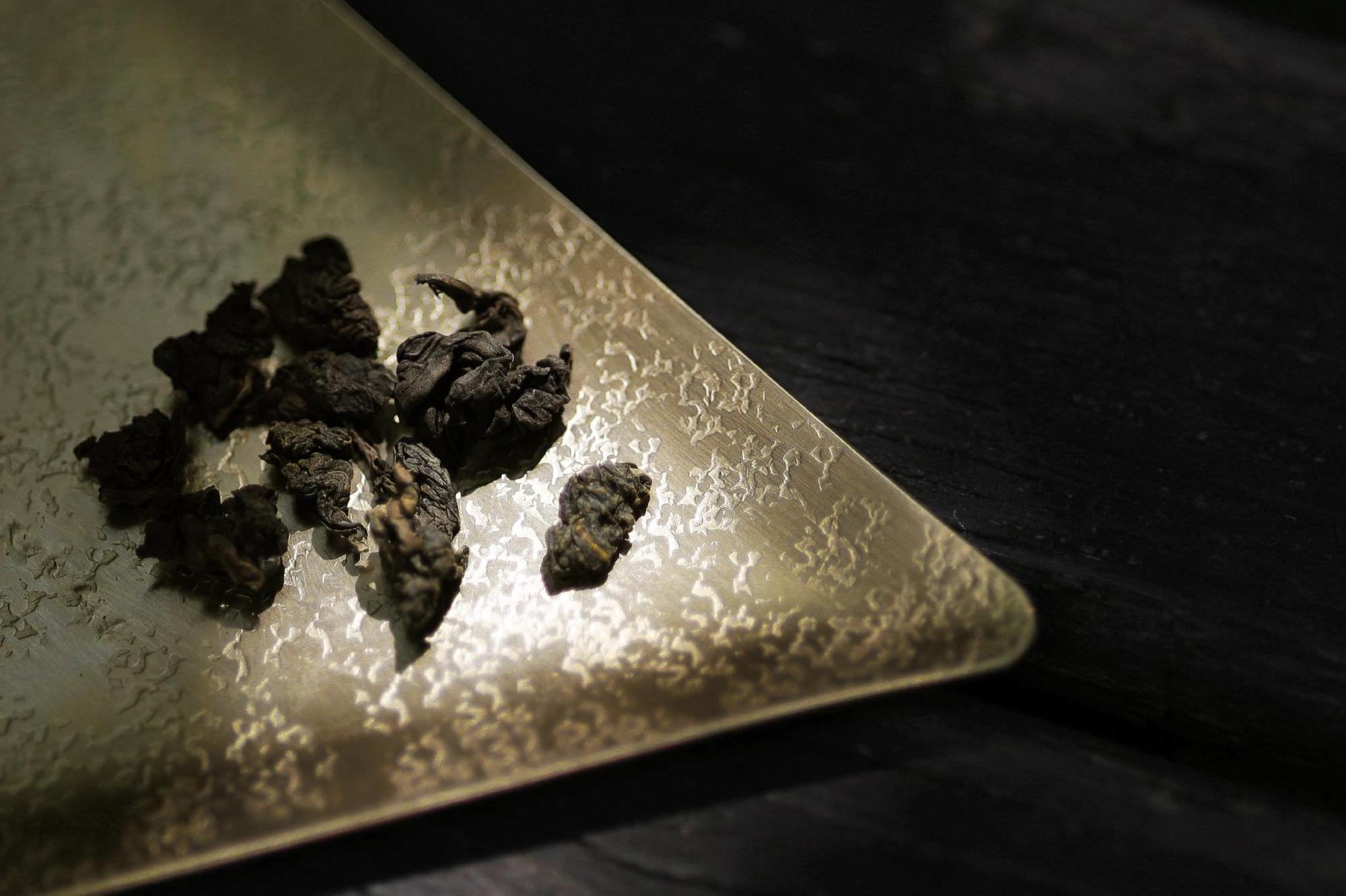 國民手搖飲50嵐特製可搭配柚香甜點的黃金烏龍。（森/CASA提供）