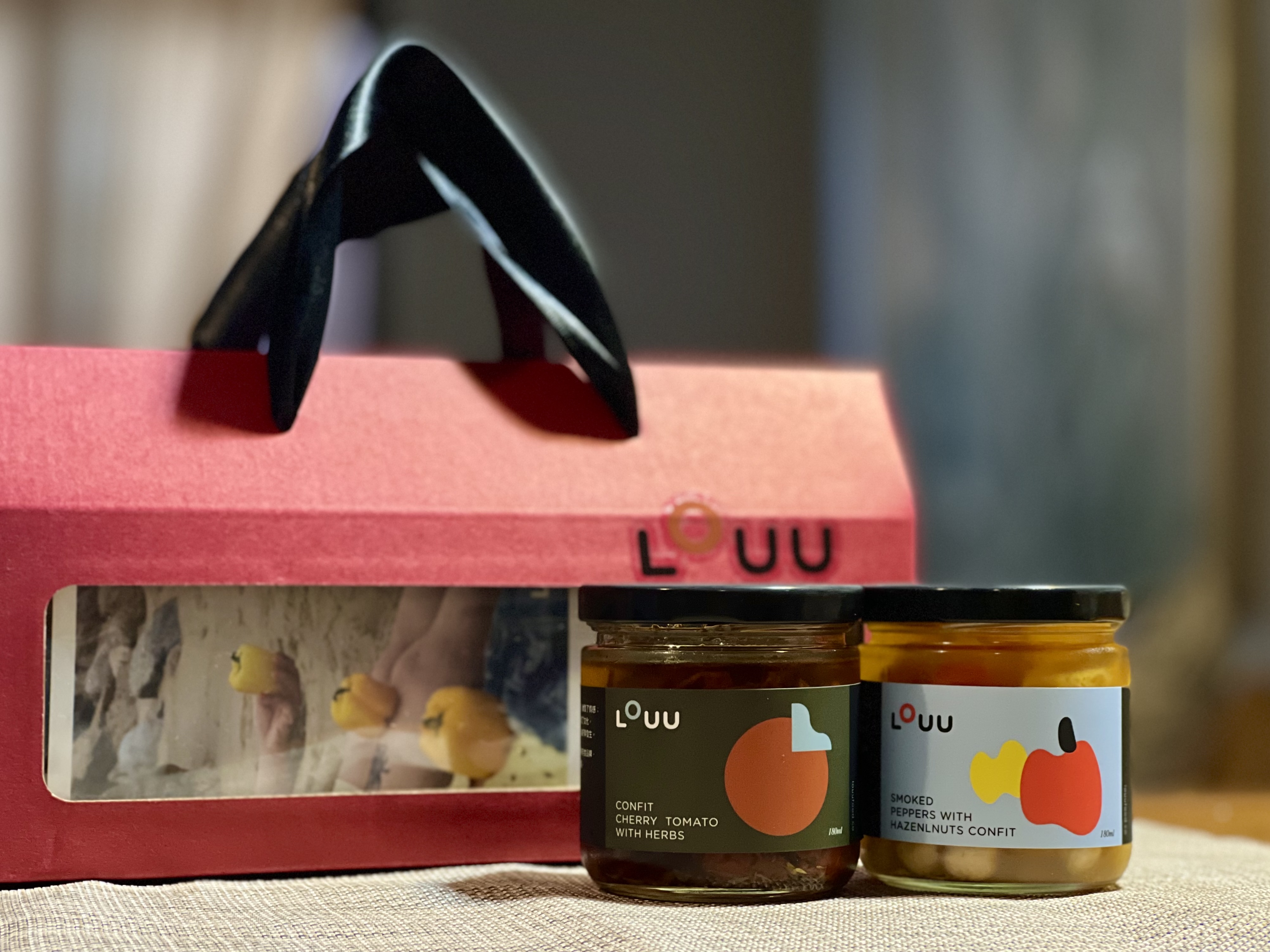 保存食品品牌 LOUU順應時節推出「中秋赭月禮盒」。