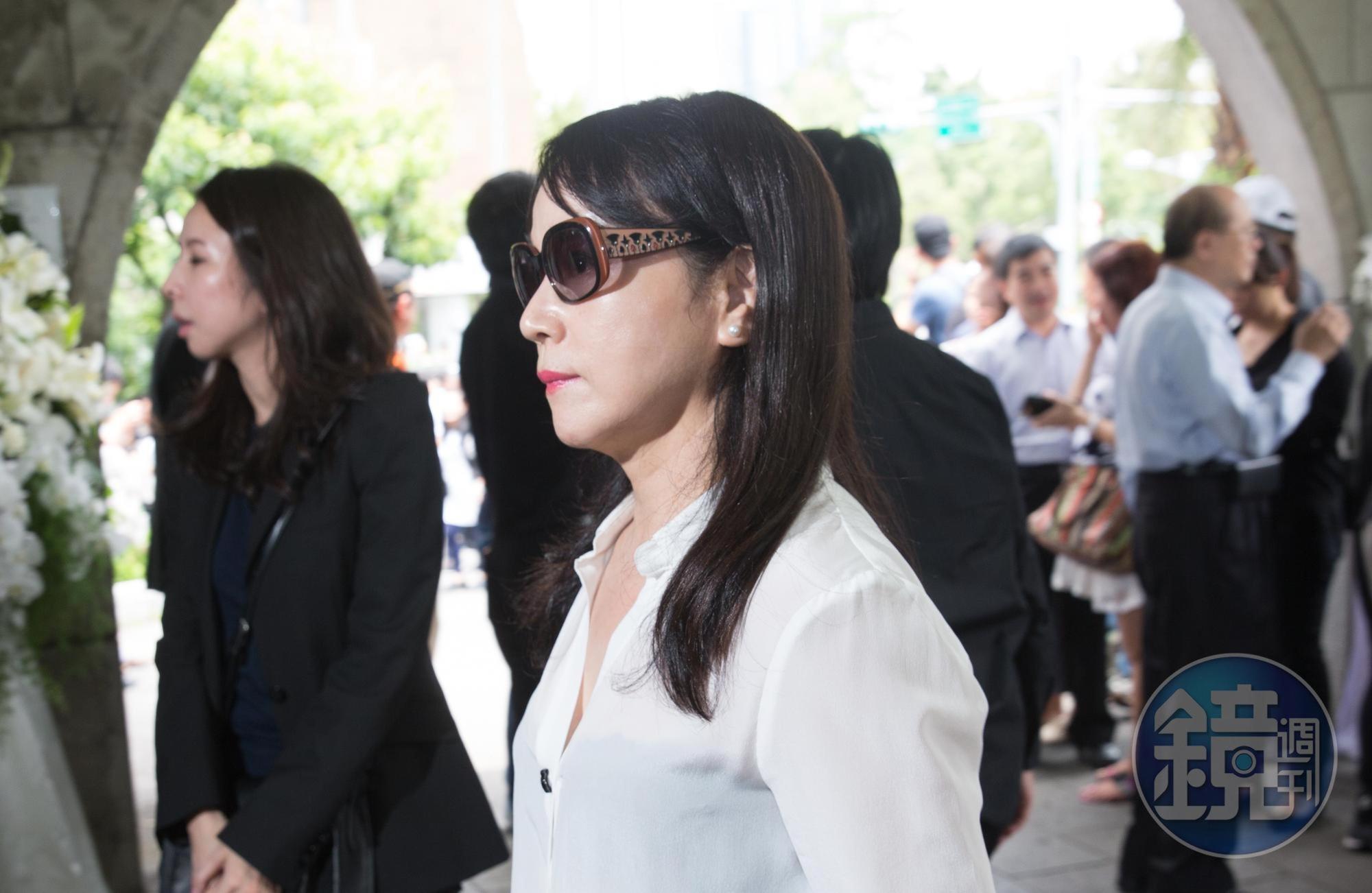 周玉蔻今po文談及NCC提出《數位中介服務法》草案一事,她認為蘇貞昌院長及內閣法務主管閣員應鄭重道歉。(本刊資料照)