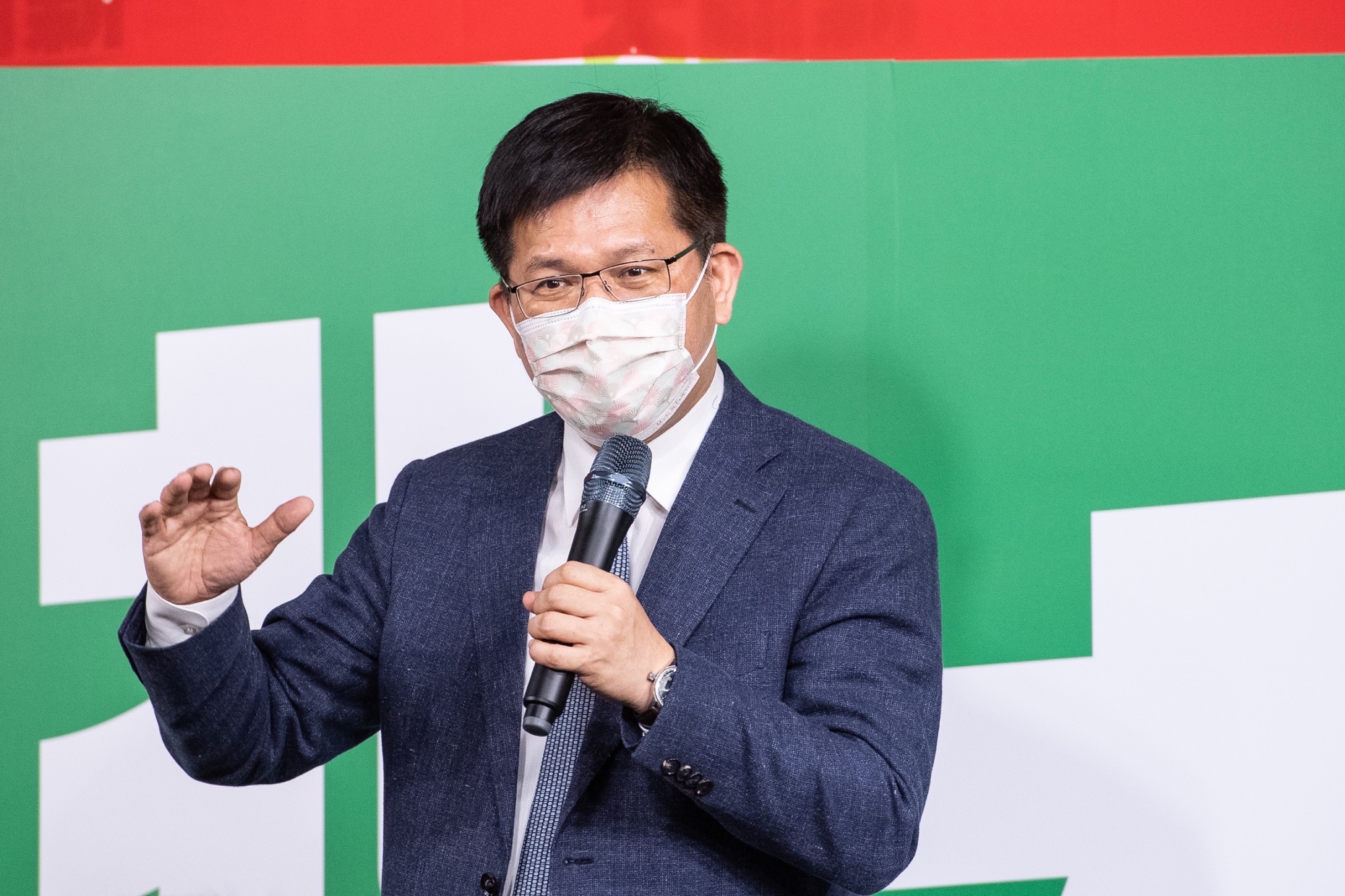 余苑綺今天癌逝，林佳龍難過po文表示，「願妳成為天使，化作千風，持續守護摯愛的家人，一路好走……」。（翻攝自林佳龍臉書）