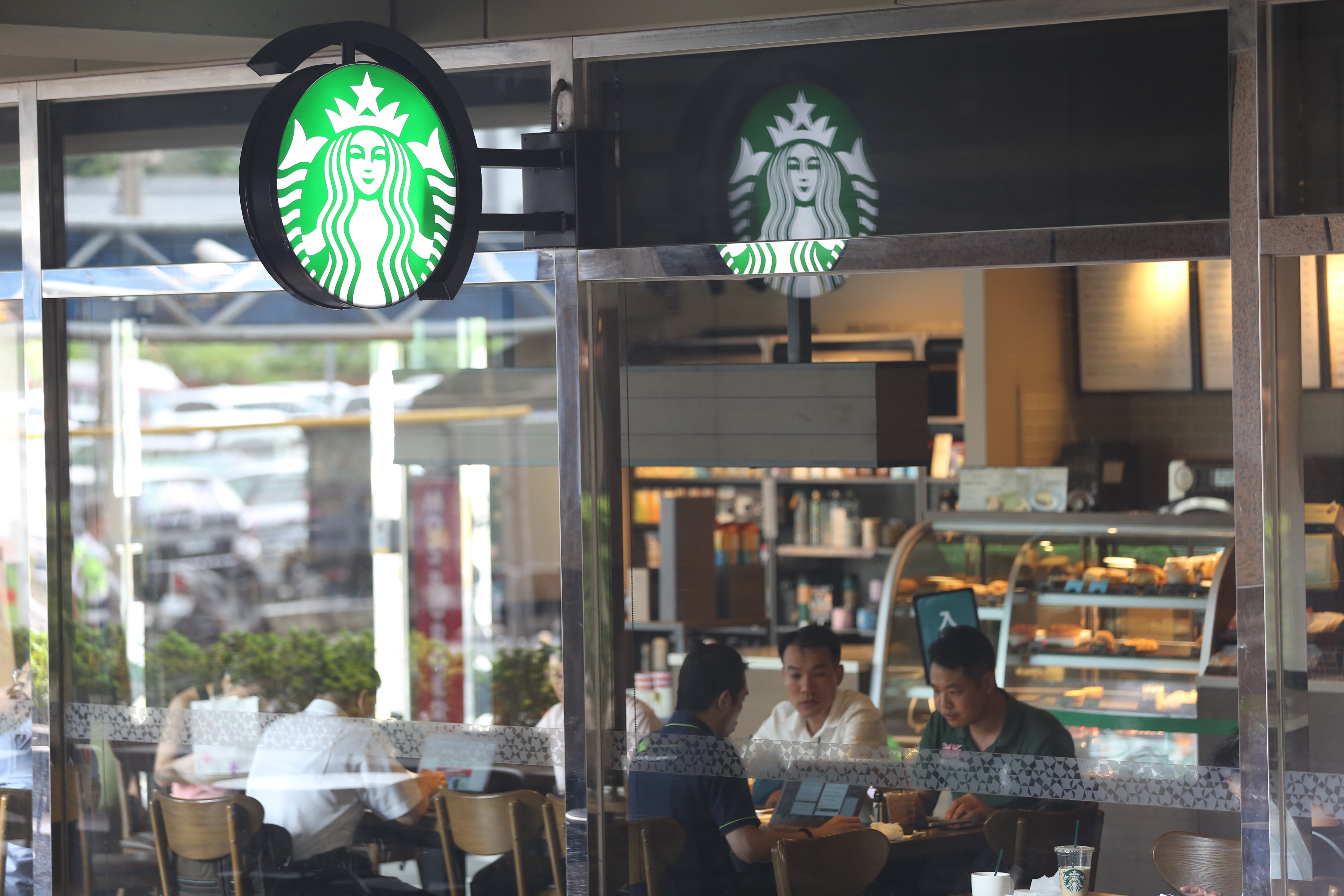 星巴克今、明2天推出限時買一送一。（本刊資料照）