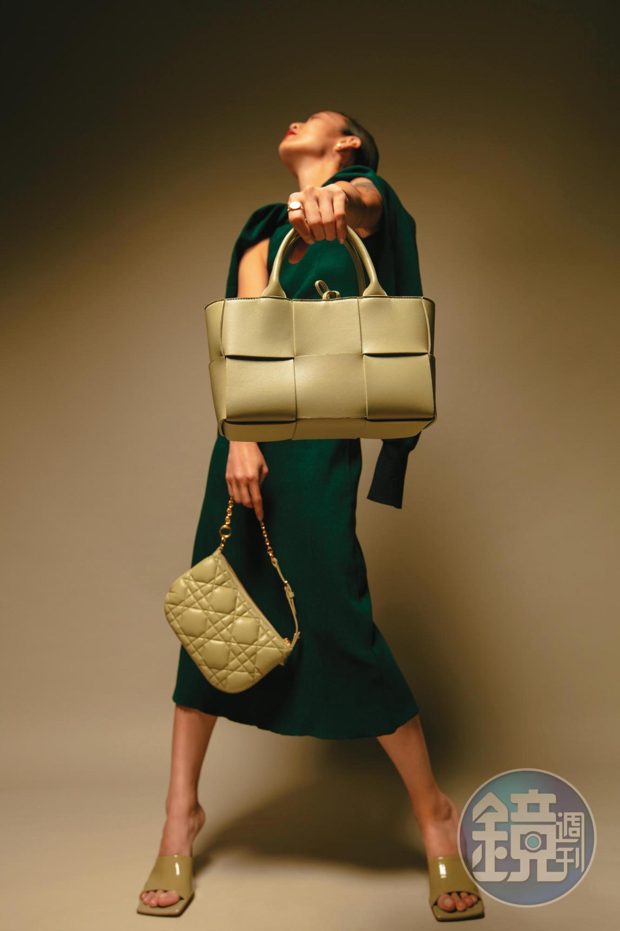 Arco Tote編織手提包 NT$77,800 by BOTTEGA VENETA/Caro迷你沙漠鼠尾草綠蓬鬆大型籐格紋小牛皮手提包 NT$70,000 by Dior/羊腿袖綠色連身洋裝 NT$133,000 by Salvatore Ferragamo/Stretch方頭涼鞋 by BOTTEGA VENETA/Legacy海軍藍瓷漆與珍珠戒指 NT$13,000 by Dior