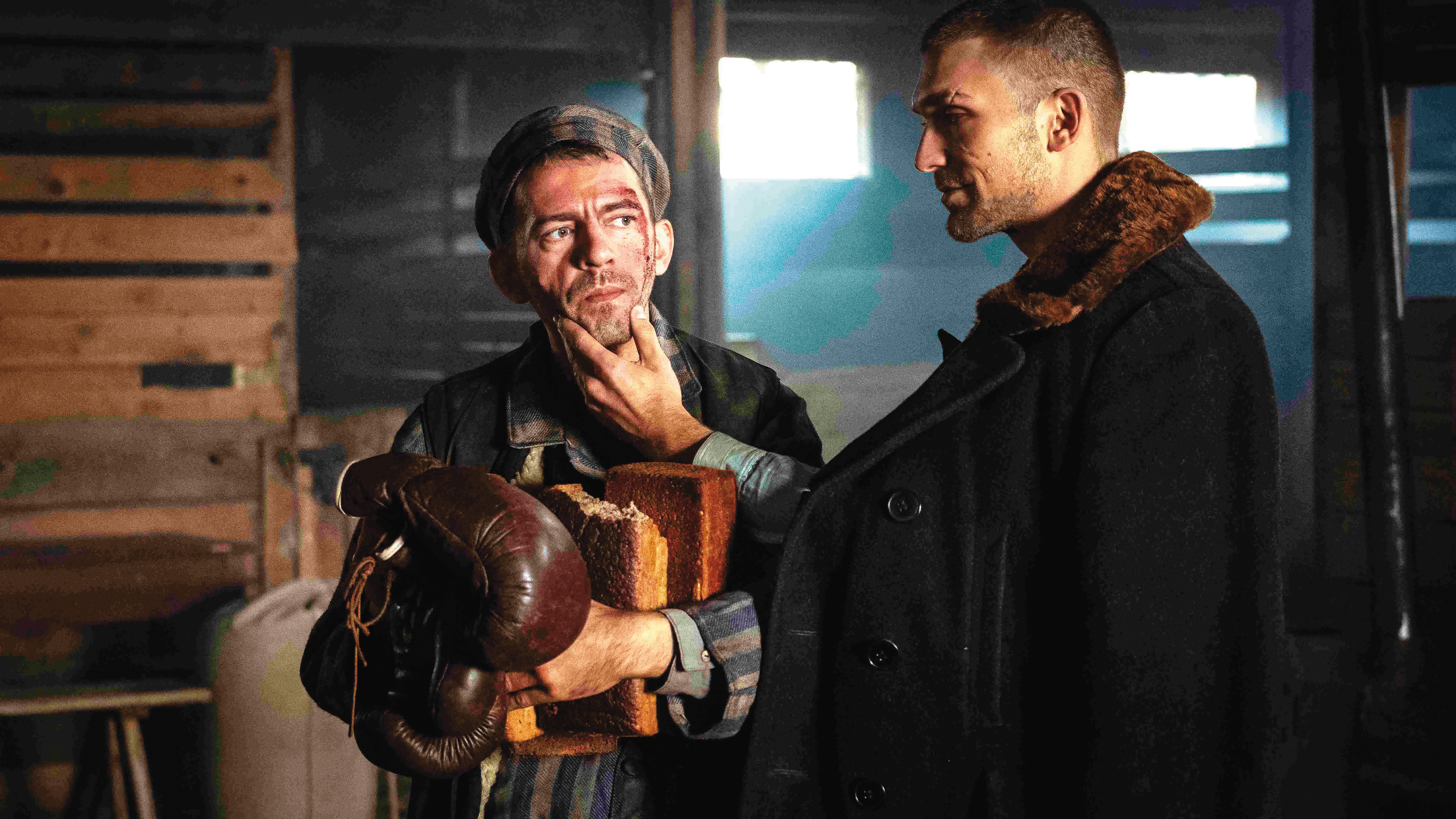 波蘭拳王泰迪在集中營比賽搏擊博取納粹軍官歡心，因而得以生存，更提振了波蘭囚犯的士氣。（海鵬提供）