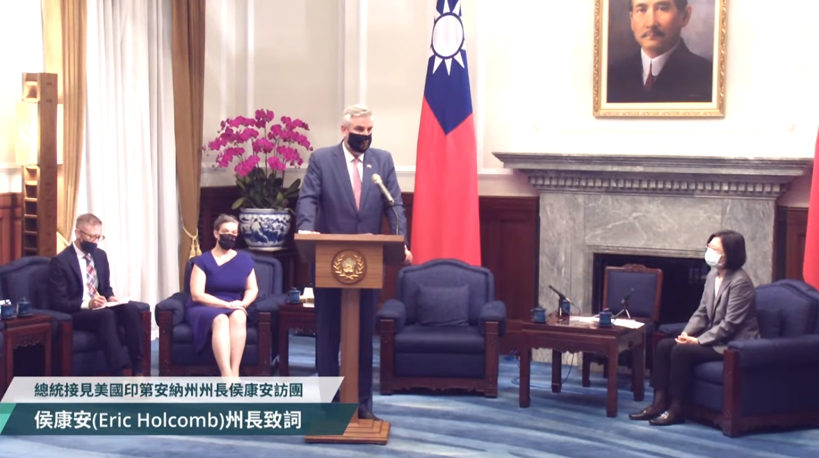 美國印第安納州州長侯康安率團訪台，今上午與蔡總統會面。（翻攝自總統府直播）