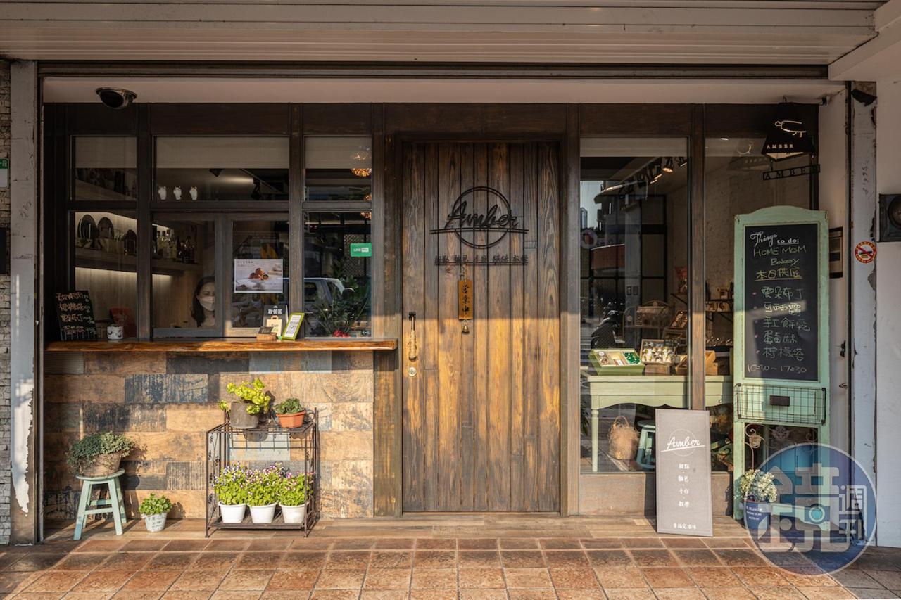 「後媽家Home Mom Bakery」是甜點外帶店,也是烘焙教室,經常邀請名師坐鎮授課。
