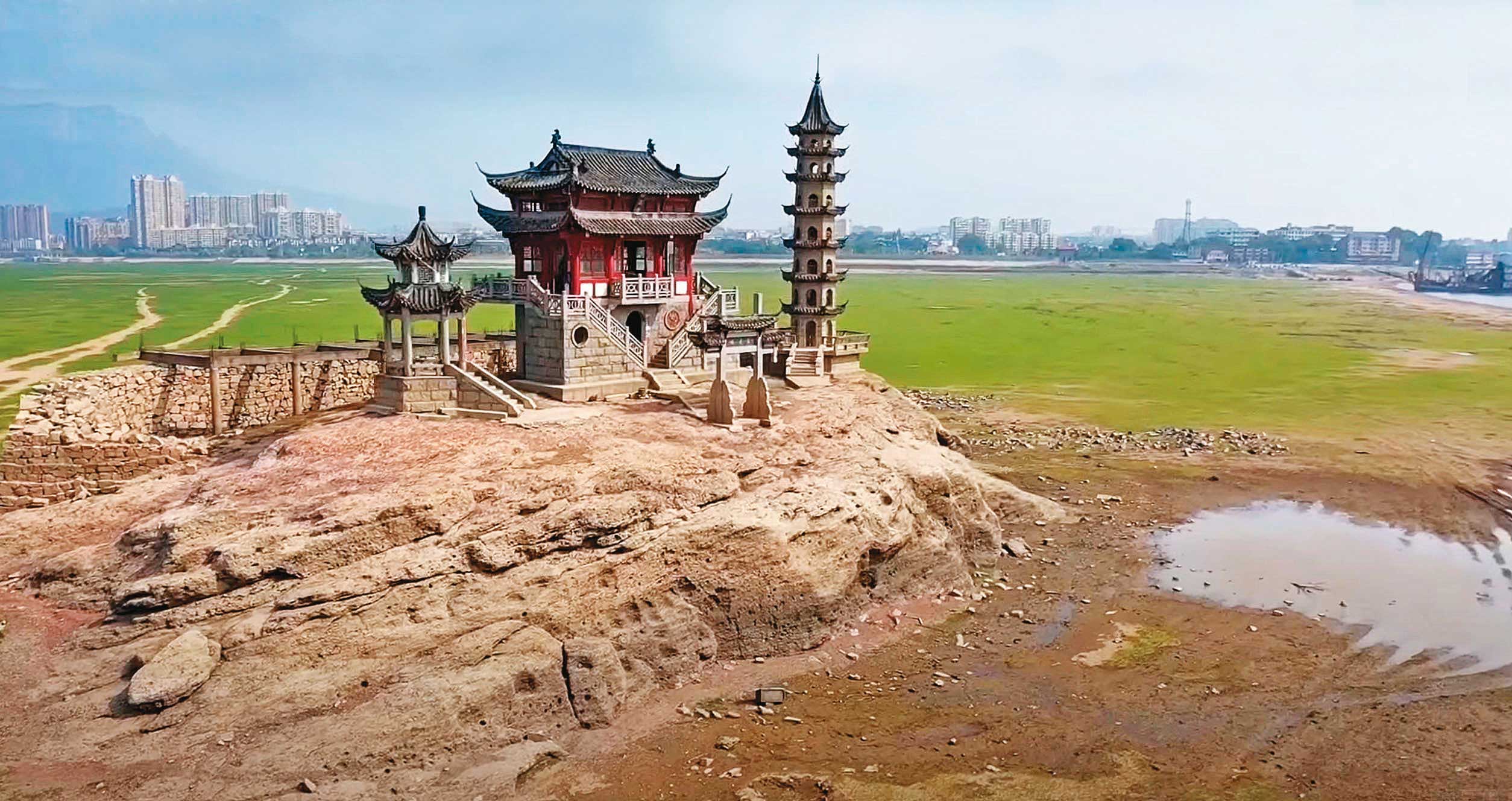 極端氣候讓能源短缺，近期包括中國、德國、美國都出現乾旱、缺水。（翻攝YouTube）