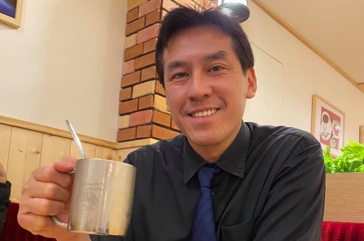 黃暐瀚今在網路直播中談及桃園選情，預告會有比鄭寶清參選更大的事件即將發生，「桃園整個選情會爆炸性重新洗牌」。（翻攝自黃暐瀚臉書）