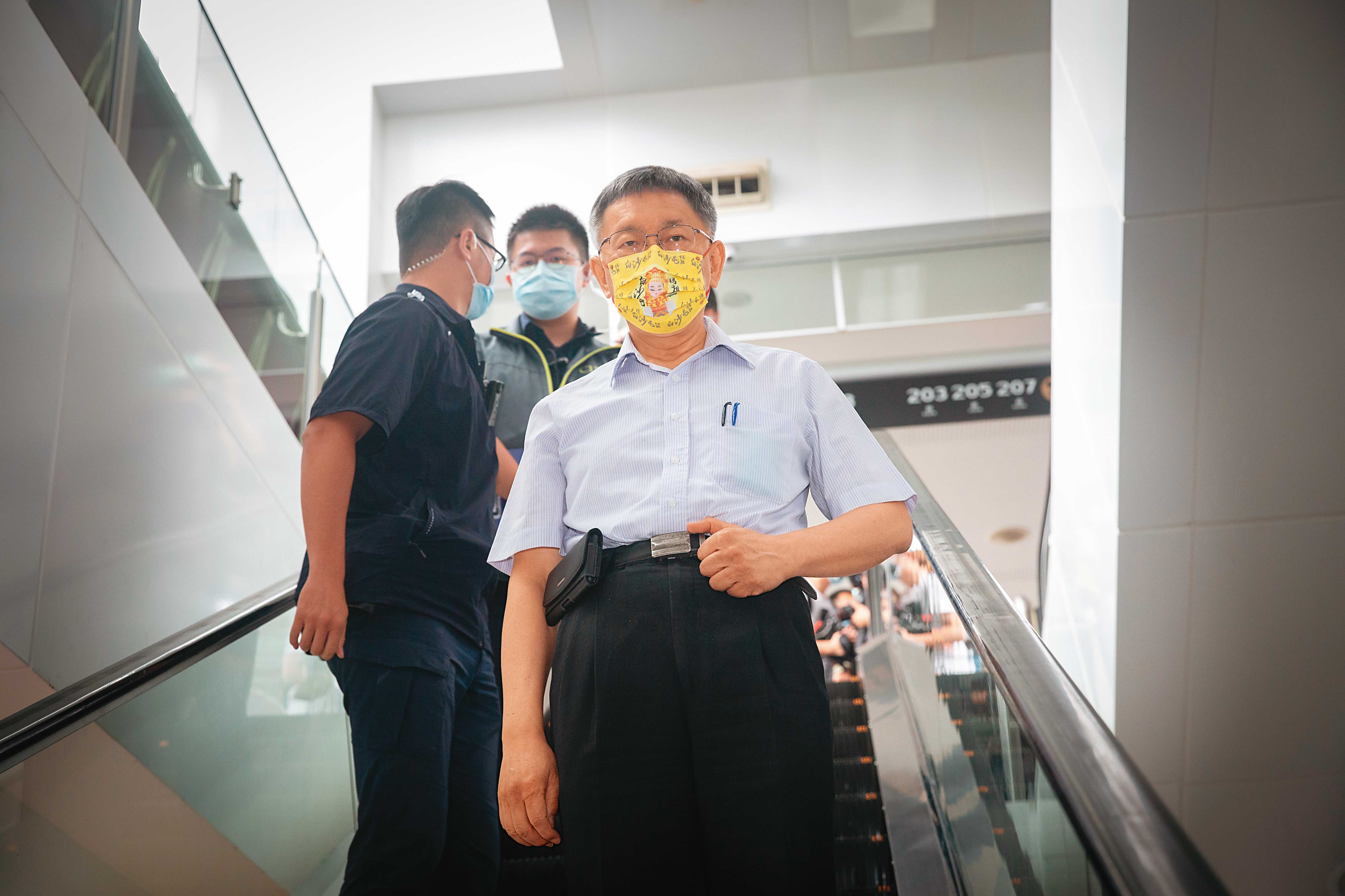 選戰倒數，柯文哲近日下令強攻北市、竹市，誓言奪下「雙城」。