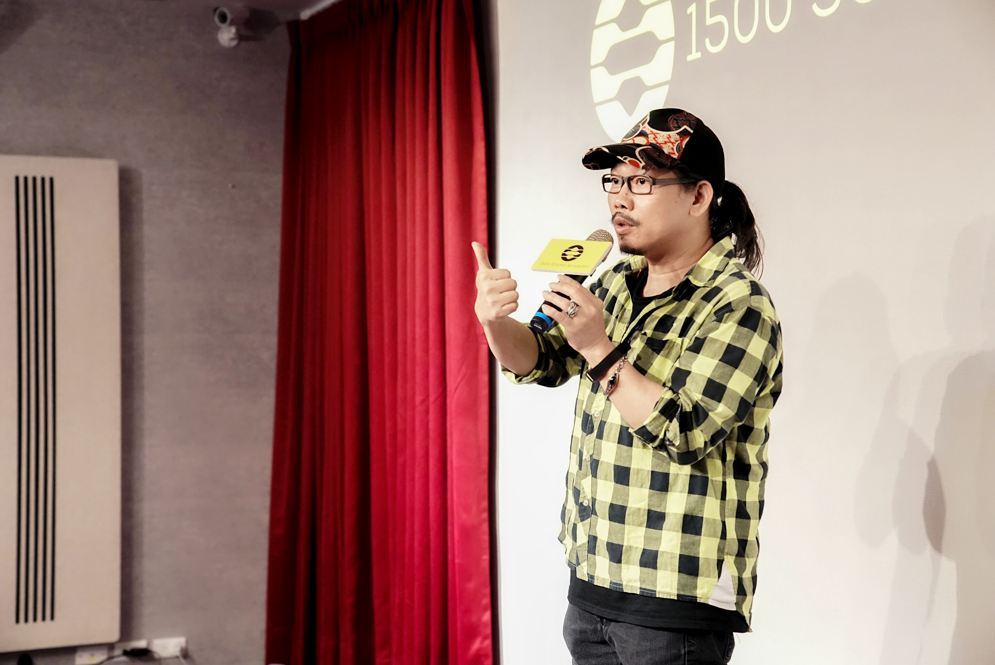 方文山分享自身創作經驗及甘苦，鼓勵1500學員努力精進，成功不是偶然。（1500 聲量音創學院提供）