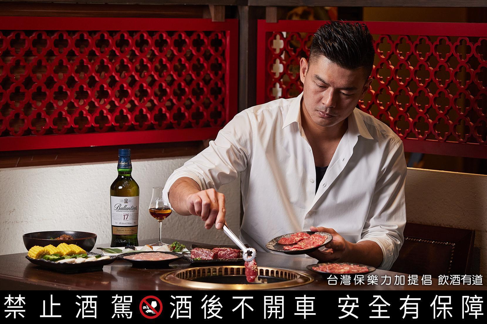 「胡同燒肉」董事長吳念忠在意食材品質控管,每片上桌的肉都標準化規定。